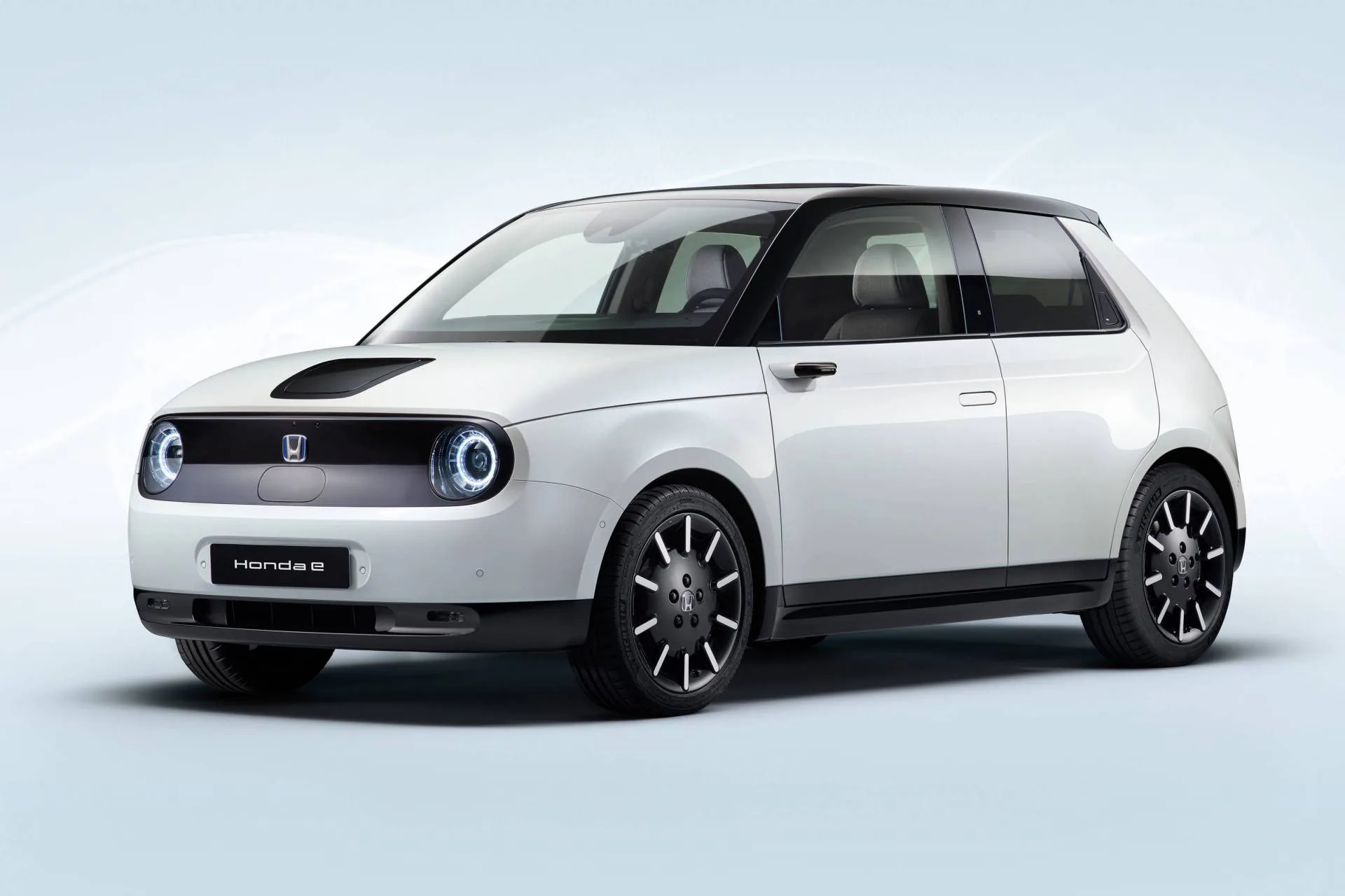 Honda e 2020 ra mắt: Xe ô tô điện nhỏ nhắn và xinh xắn