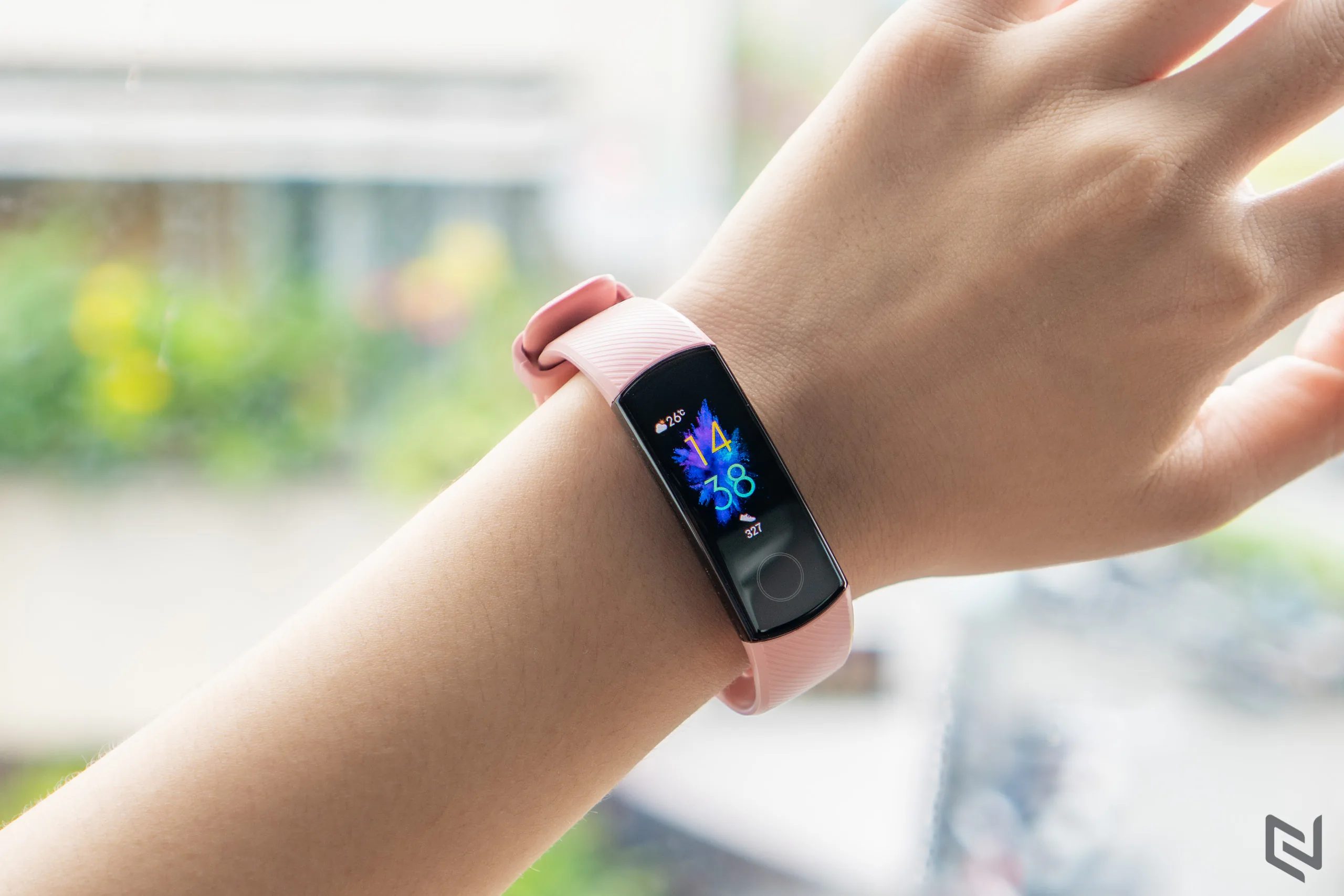 Trên tay vòng đeo thông minh Honor Band 5: Đẹp, pin lâu và nhiều tính năng hữu ích