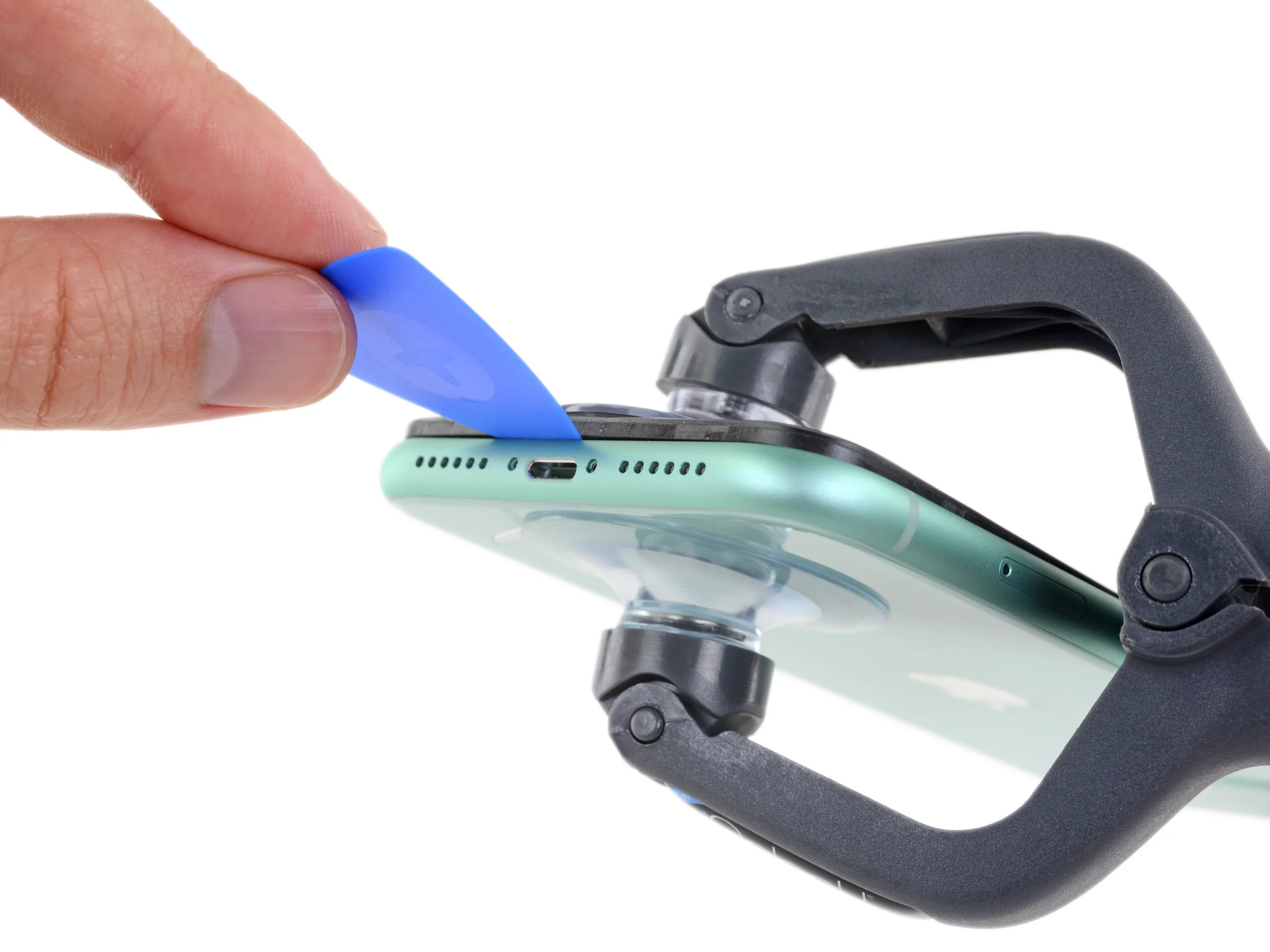 Tháo tung iPhone 11 cùng iFixit: "iPhone XR nhưng công nghệ iPhone 11 Pro bên trong"