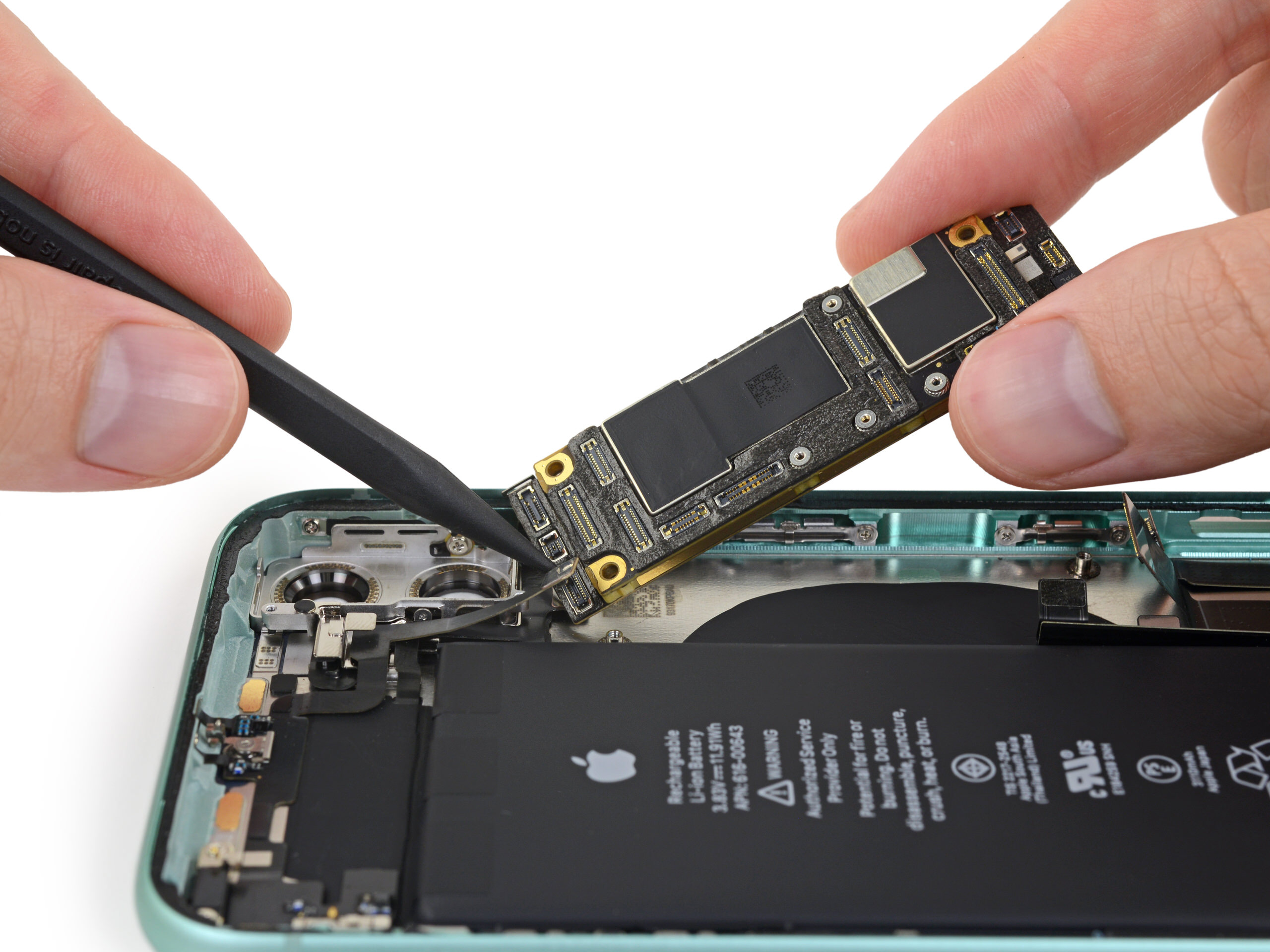 Tháo tung iPhone 11 cùng iFixit: "iPhone XR nhưng công nghệ iPhone 11 Pro bên trong"