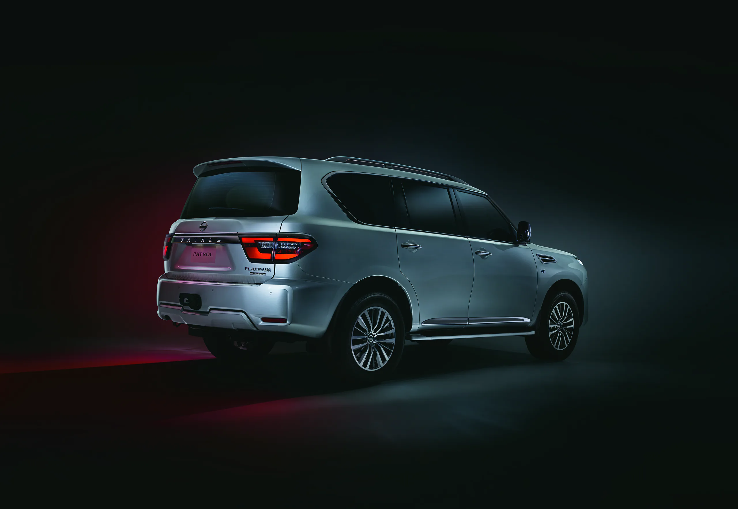 Nissan Patrol 2020 mới ra mắt, nâng cấp tính năng và ngoại hình mới cao cấp sang trọng hơn