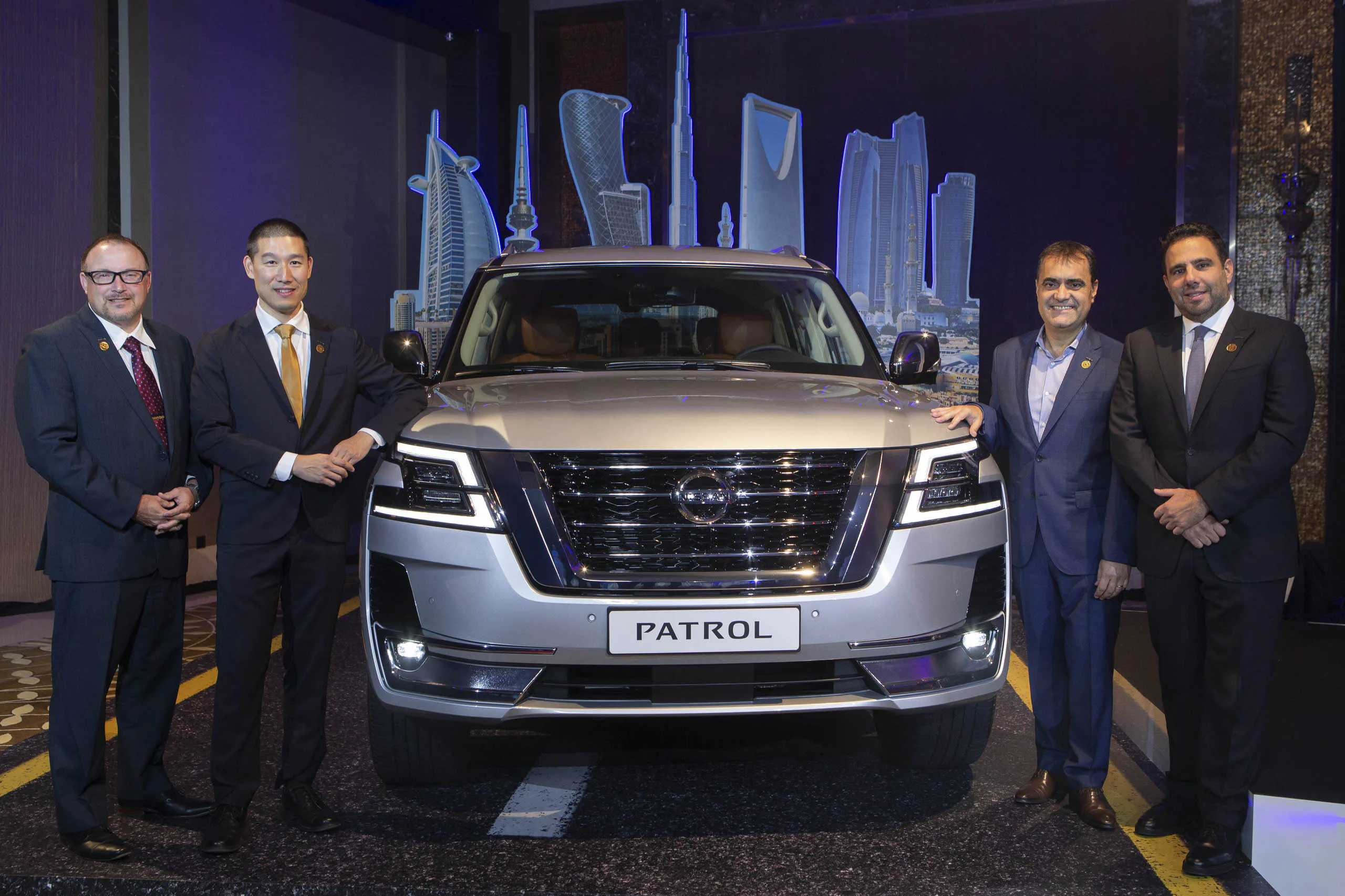 Nissan Patrol 2020 mới ra mắt, nâng cấp tính năng và ngoại hình mới cao cấp sang trọng hơn
