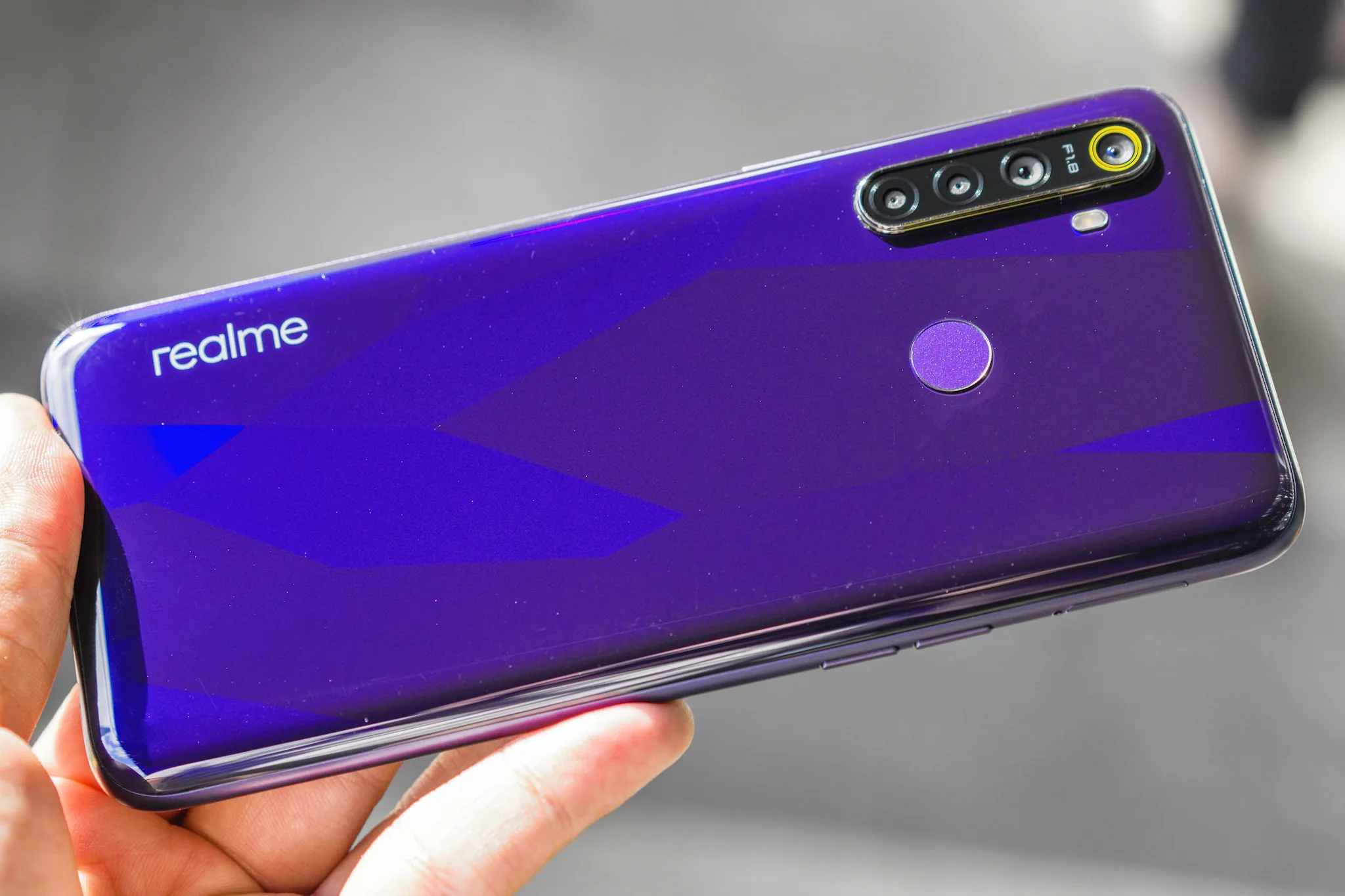 Trên tay Realme 5, Snapdragon 665, viên pin 5,000mAh và giá dự kiến 4.3 triệu