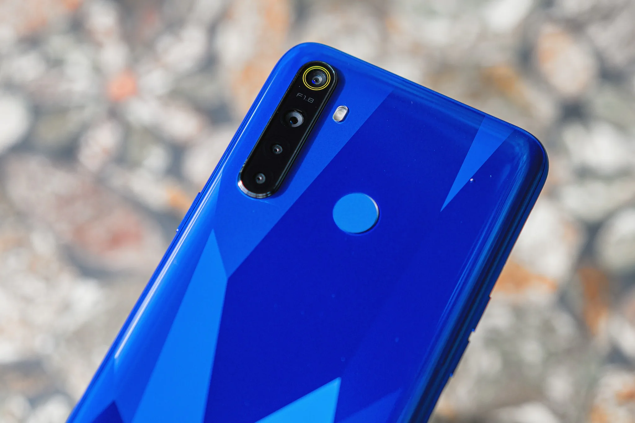 Trên tay Realme 5, Snapdragon 665, viên pin 5,000mAh và giá dự kiến 4.3 triệu