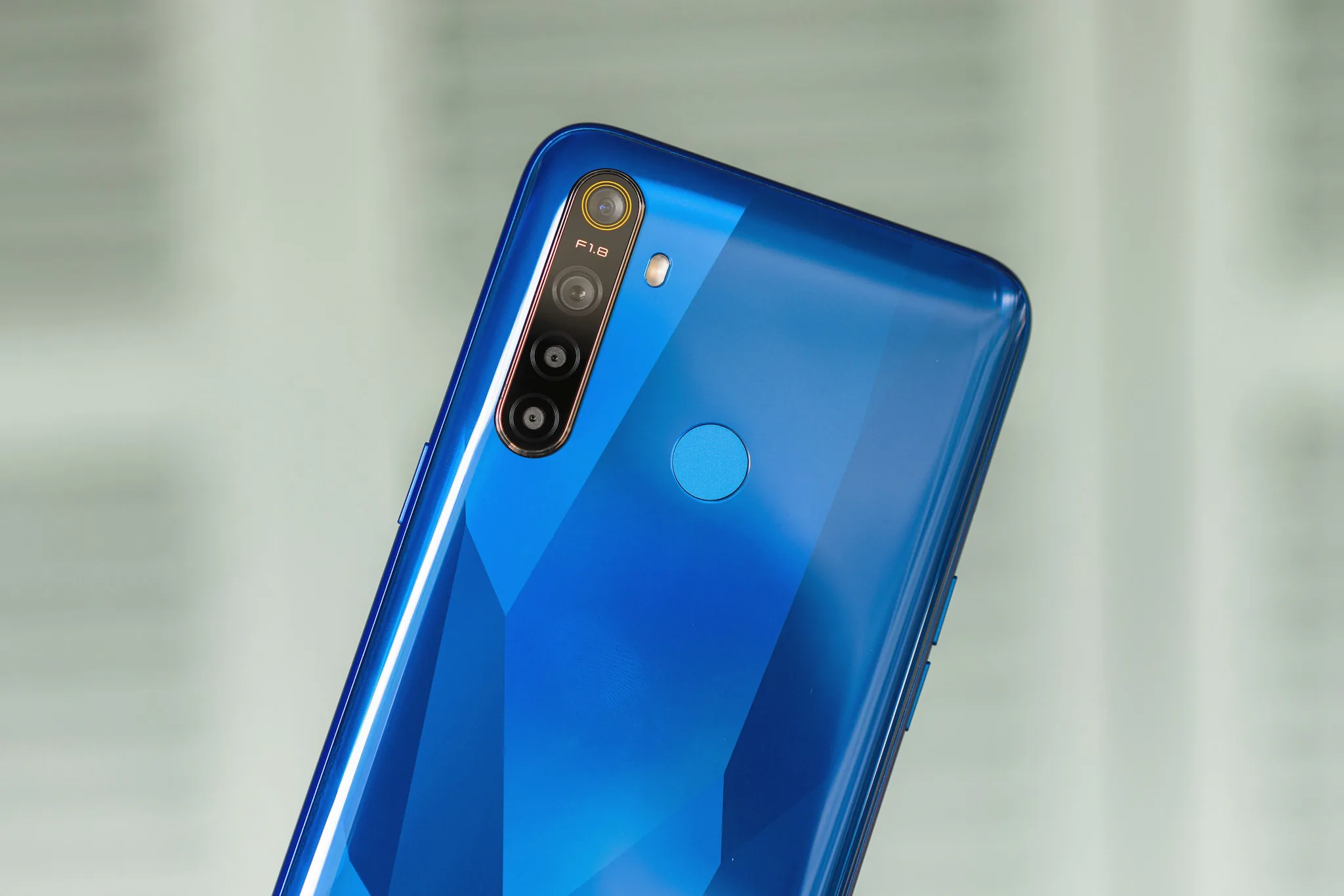 Trên tay Realme 5, Snapdragon 665, viên pin 5,000mAh và giá dự kiến 4.3 triệu