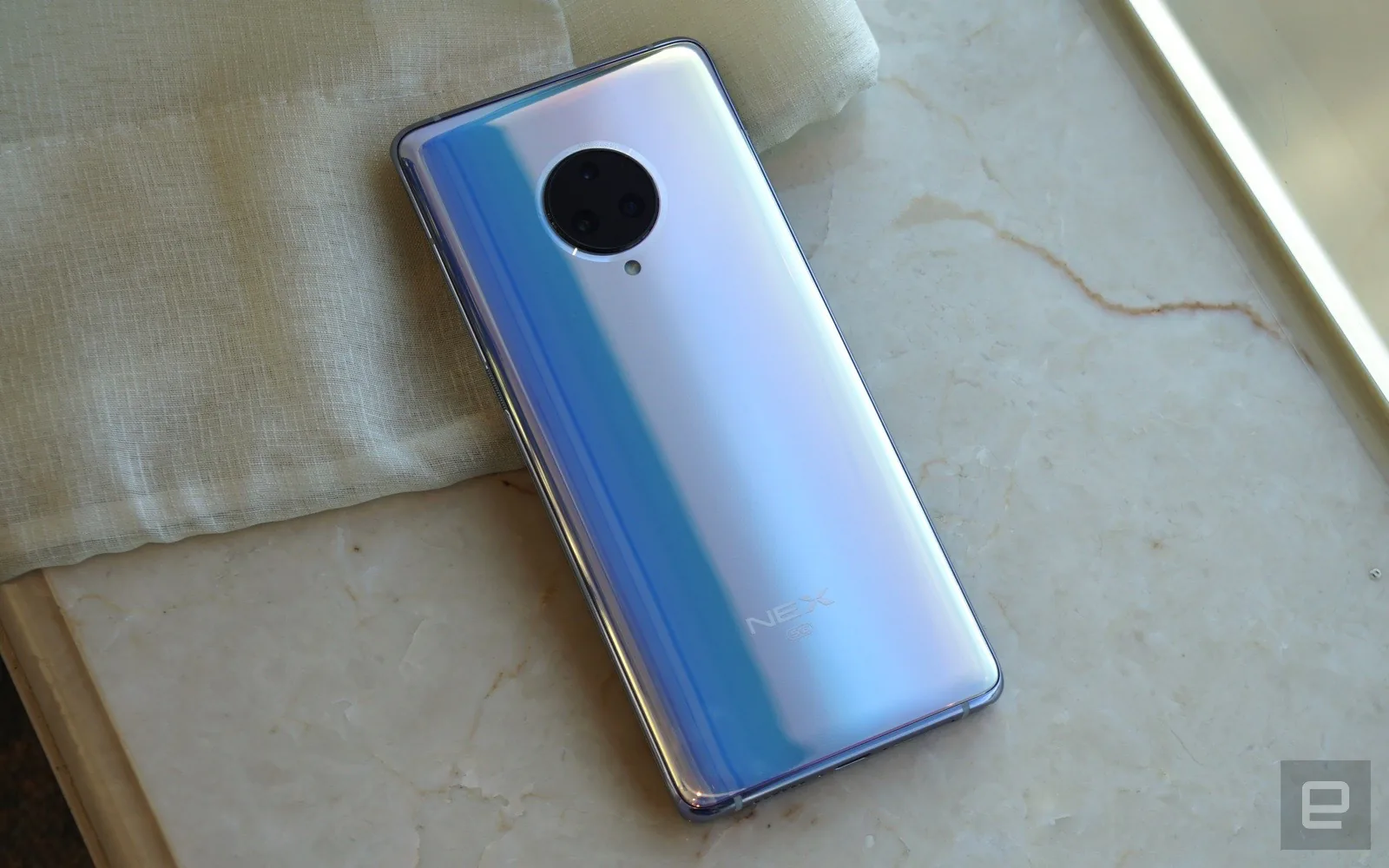 Vivo NEX 3 5G ra mắt: Chiếc smartphone với viền cực mỏng, camera 64MP và hỗ trợ kết nối 5G