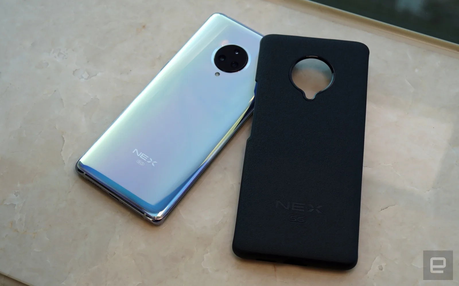 Vivo NEX 3 5G ra mắt: Chiếc smartphone với viền cực mỏng, camera 64MP và hỗ trợ kết nối 5G