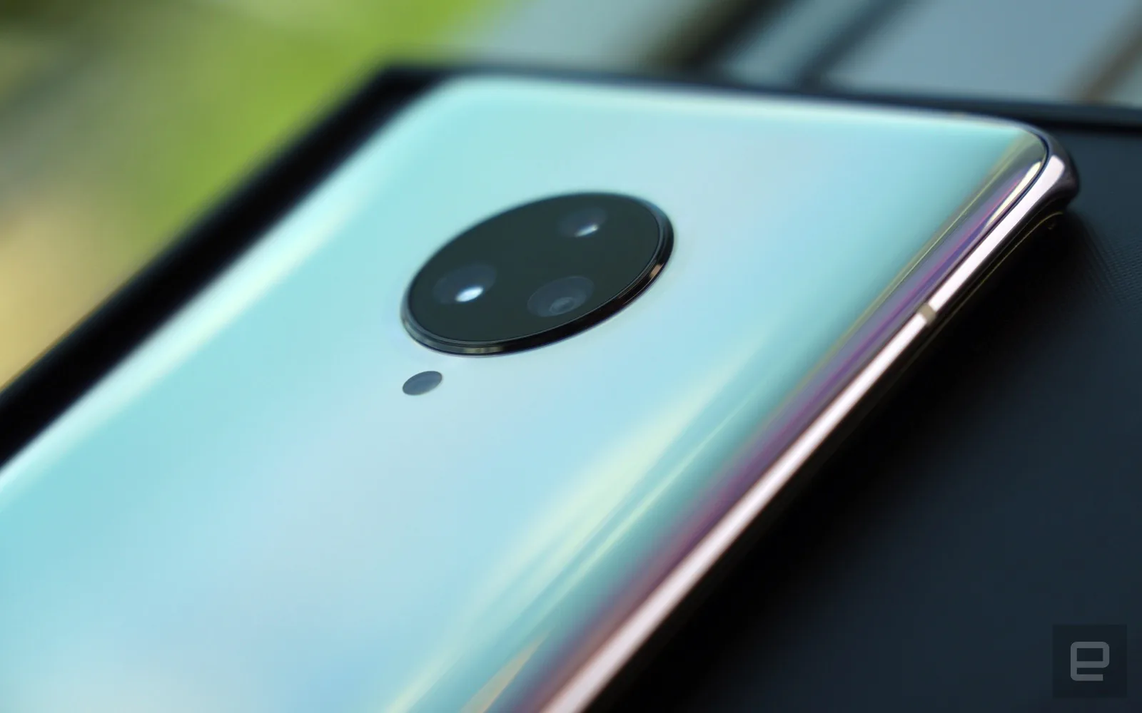 Vivo NEX 3 5G ra mắt: Chiếc smartphone với viền cực mỏng, camera 64MP và hỗ trợ kết nối 5G