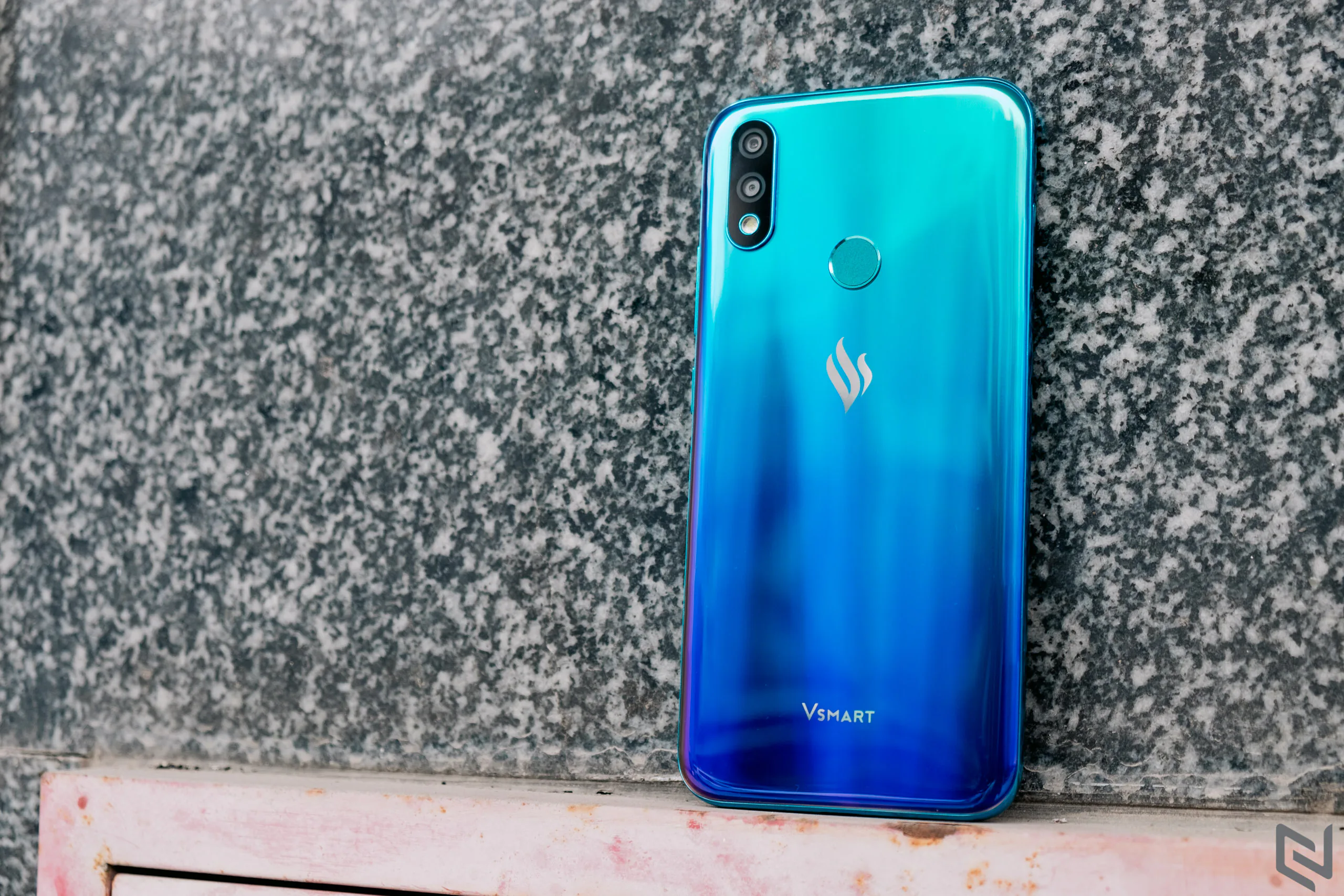 Đánh giá Vsmart Joy 2+: Mặt lưng đổi màu đẹp mắt, hiệu năng tốt, pin lâu