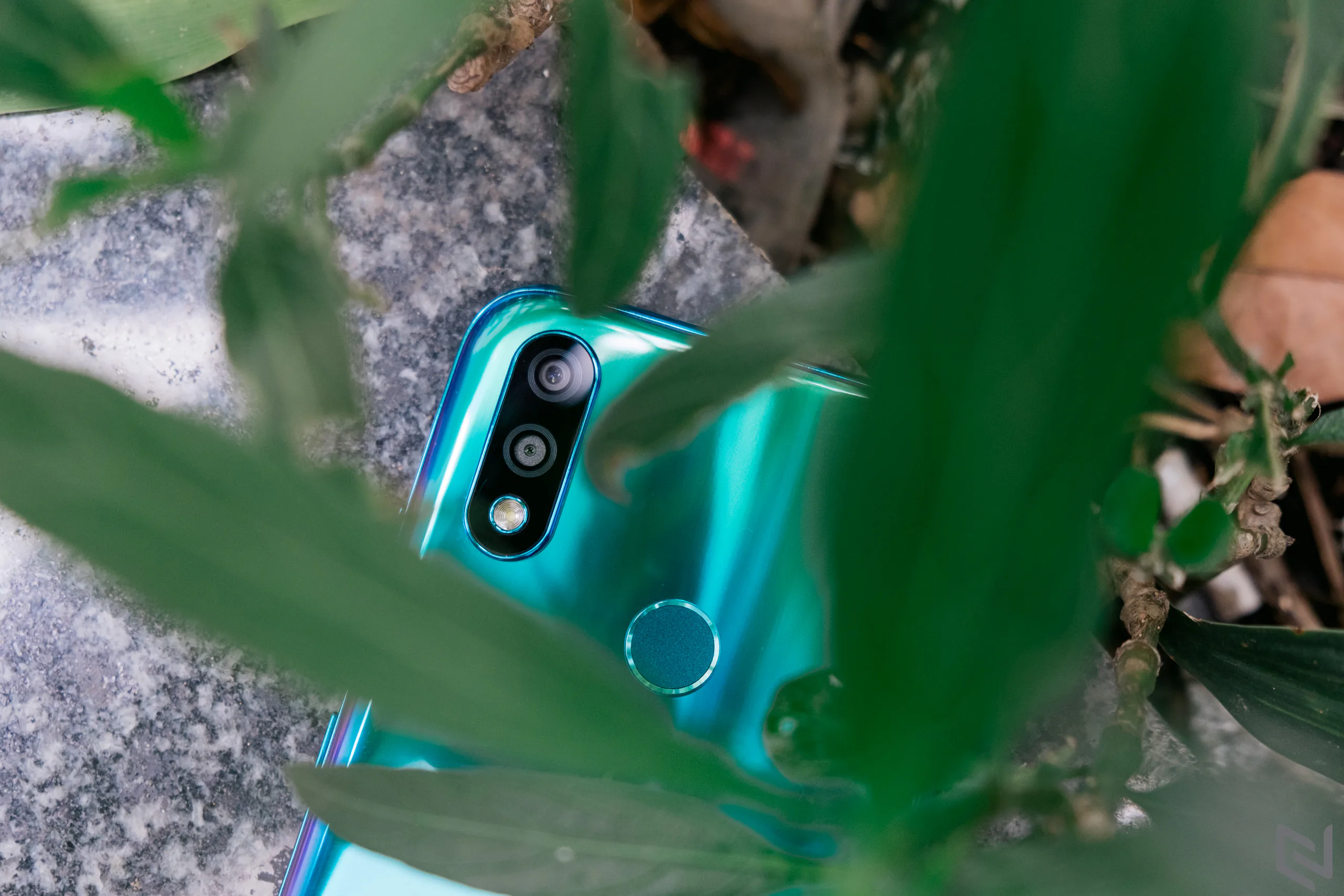 Đánh giá Vsmart Joy 2+: Mặt lưng đổi màu đẹp mắt, hiệu năng tốt, pin lâu