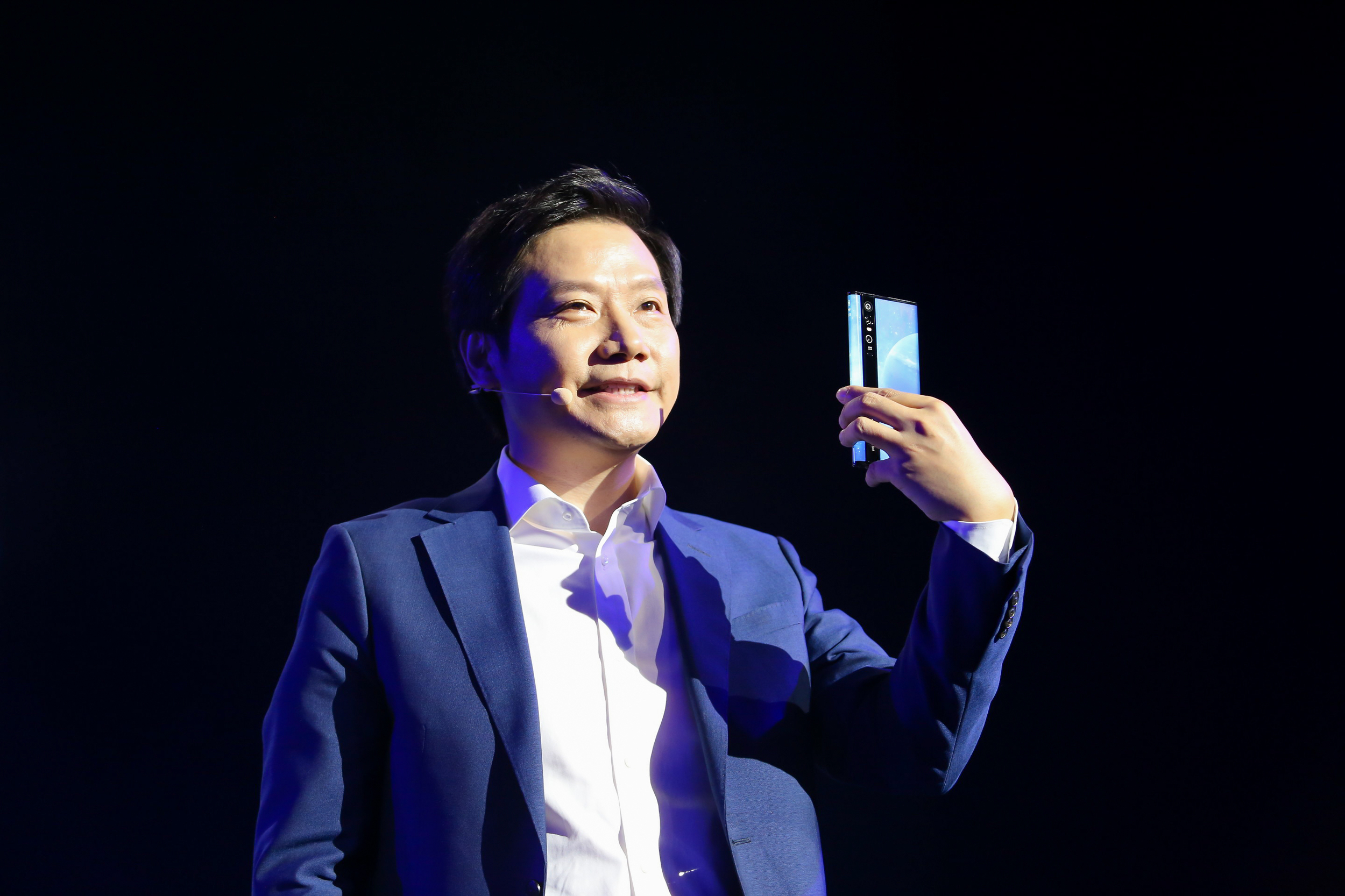 Cùng chiêm ngưỡng Xiaomi Mi Mix Alpha, chiếc smartphone có màn hình chiếm tới 180%