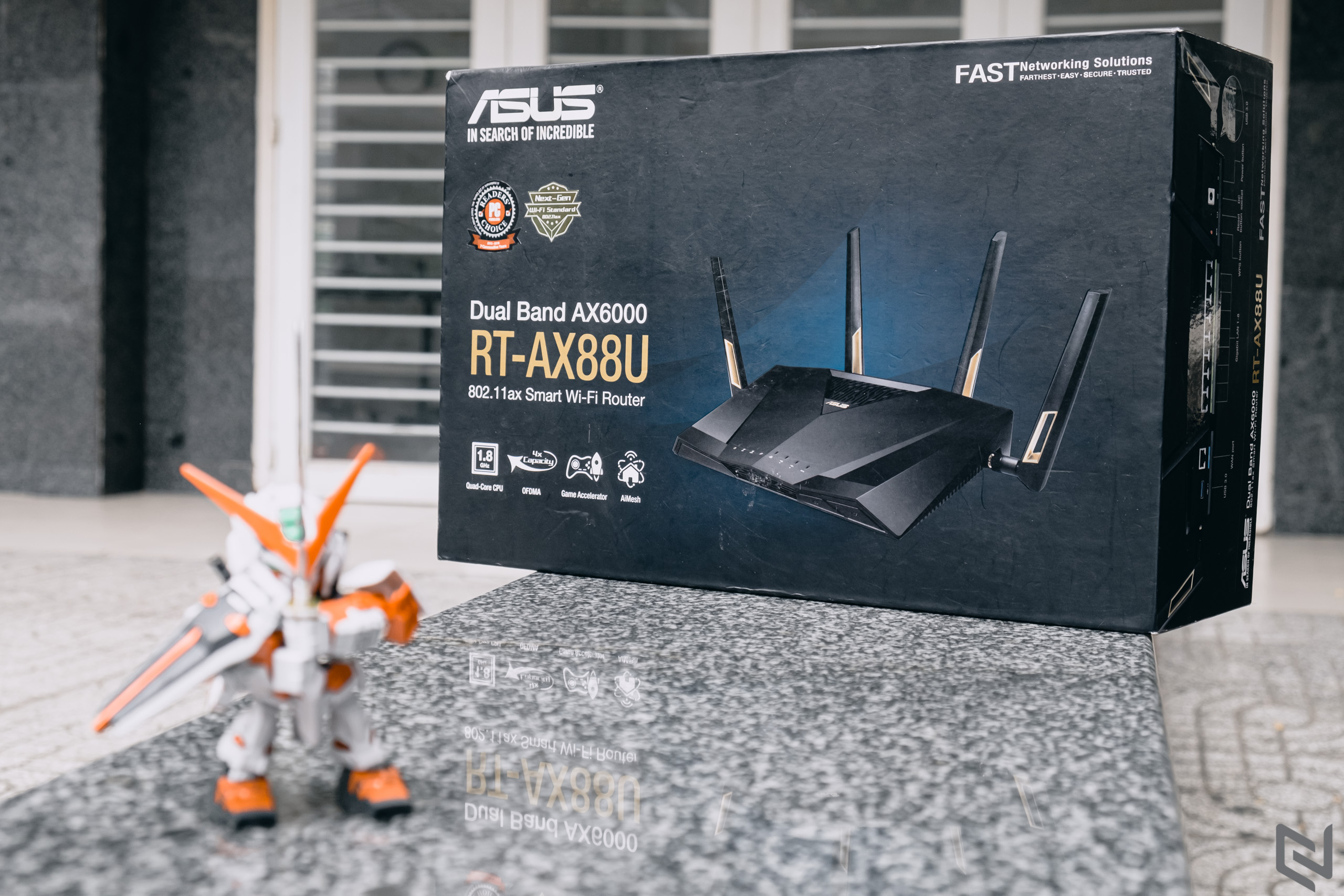 Trên tay ASUS RT-AX88U, chiếc router hỗ trợ Wi-Fi 6 giá dễ chịu nhất hiện nay