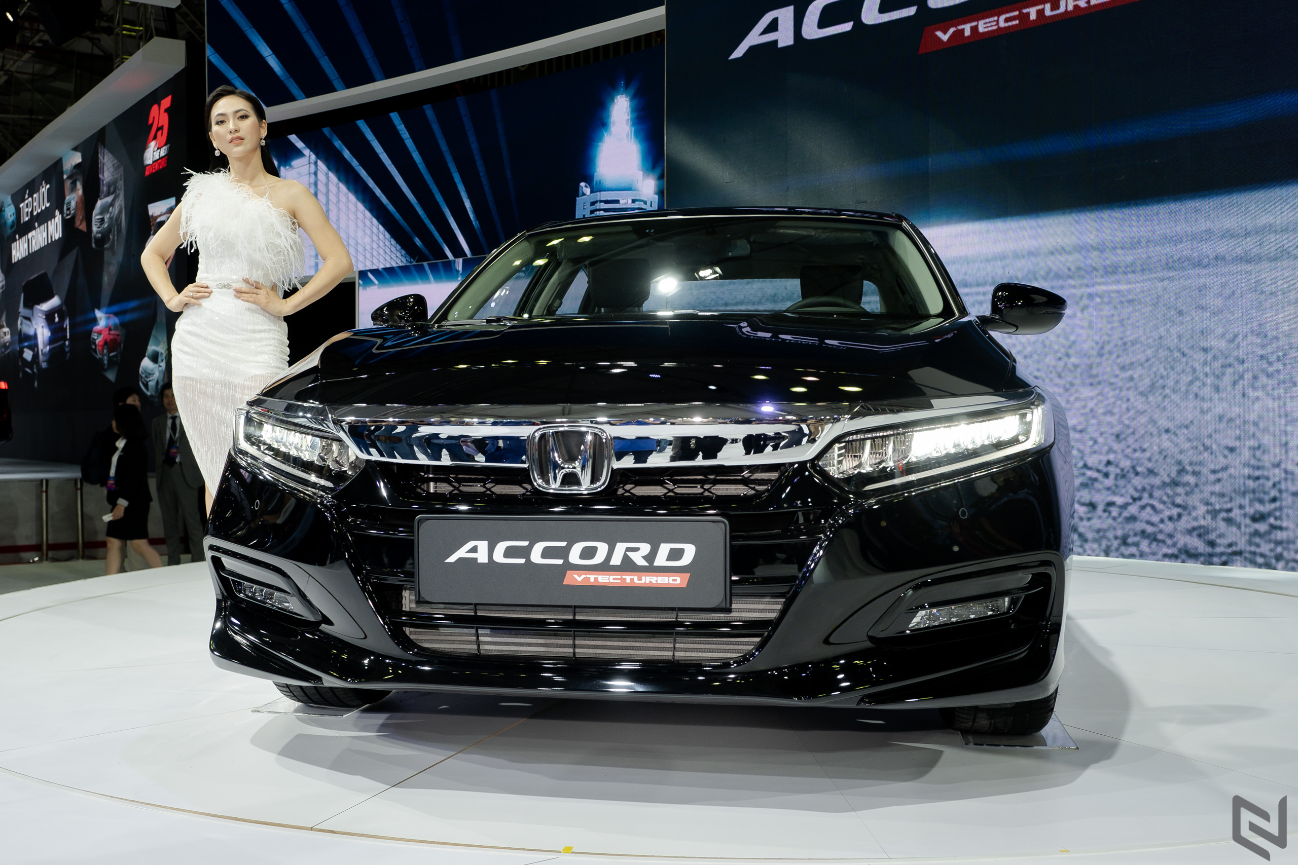 Dạo quanh gian hàng “Tăng tốc cùng Ước mơ” của Honda với Accord 2019, CR-V, HR-V,…