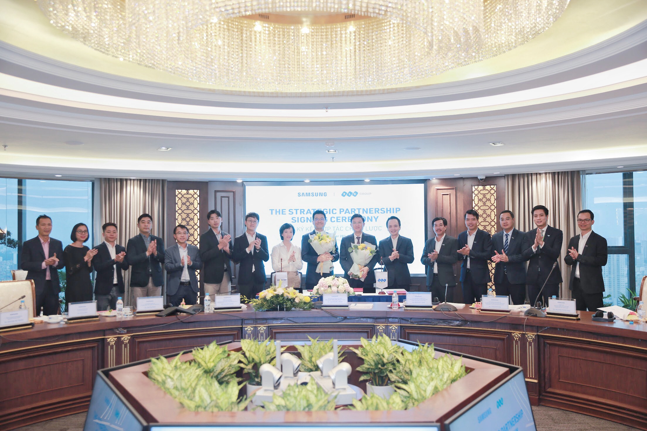 Samsung và Tập đoàn FLC chính thức ký kết hợp tác chiến lược