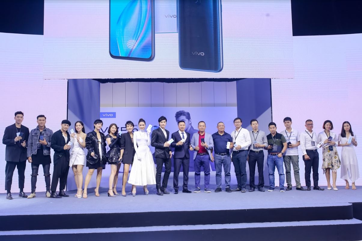 Vivo V17 Pro ra mắt thị trường Việt: Khi thời trang hòa quyện cùng công nghệ trên smartphone