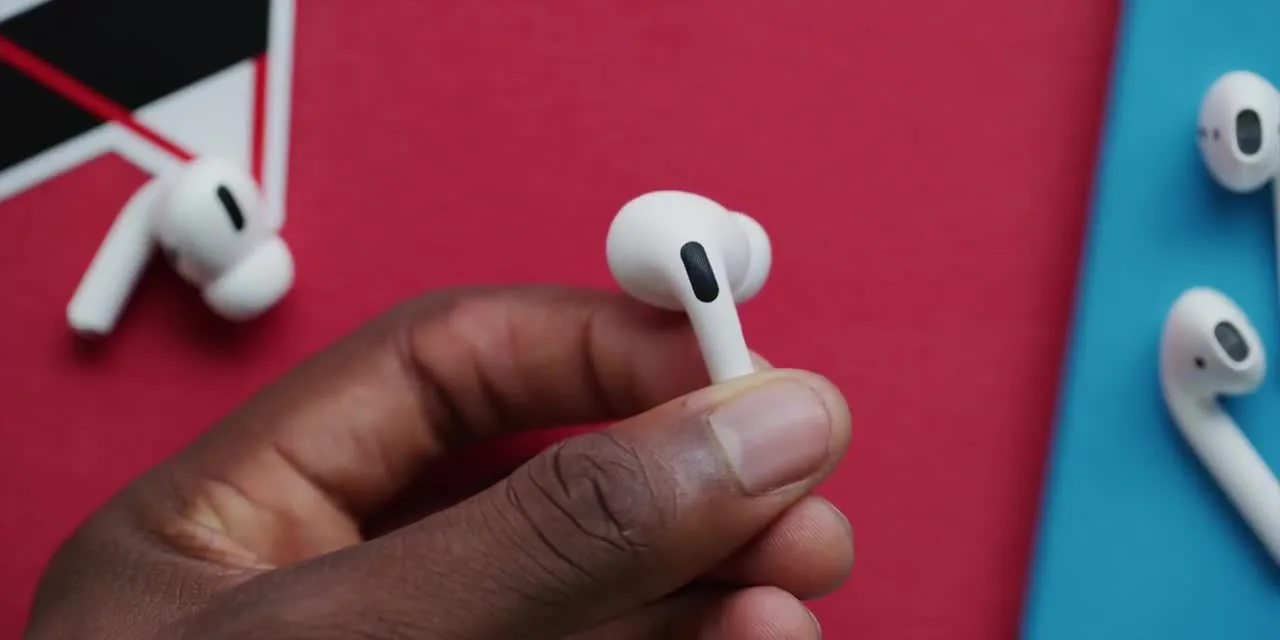 Mở hộp AirPods Pro cùng MKBHD, trông kỳ lạ nhưng lại gọn gàng và hợp lý