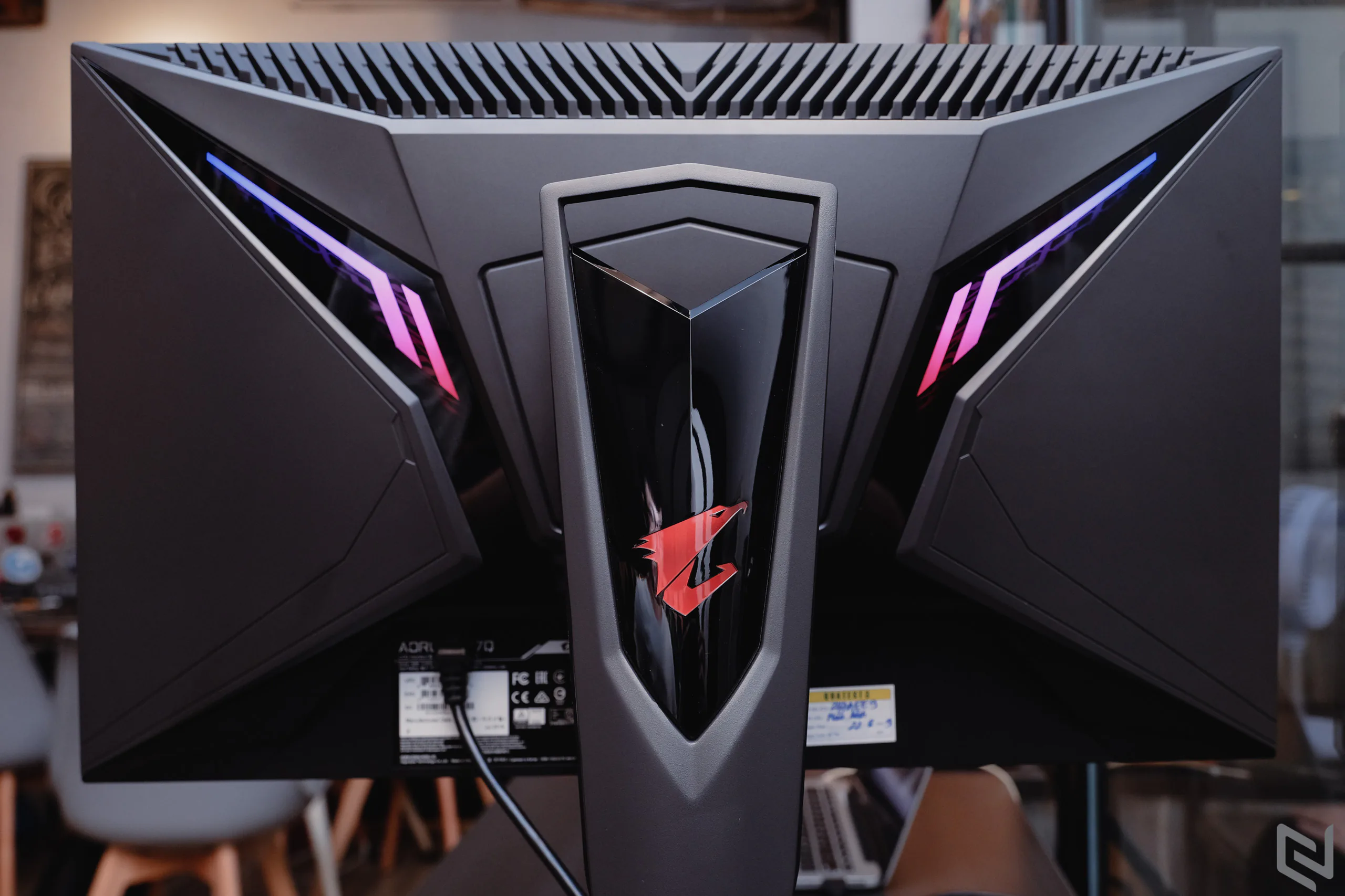 Trên tay màn hình chơi game AORUS FI27Q: Màn hình chơi game tấm nền IPS 165Hz, tốc độ phản hồi 1ms, thiết kế đẹp mắt cho game thủ