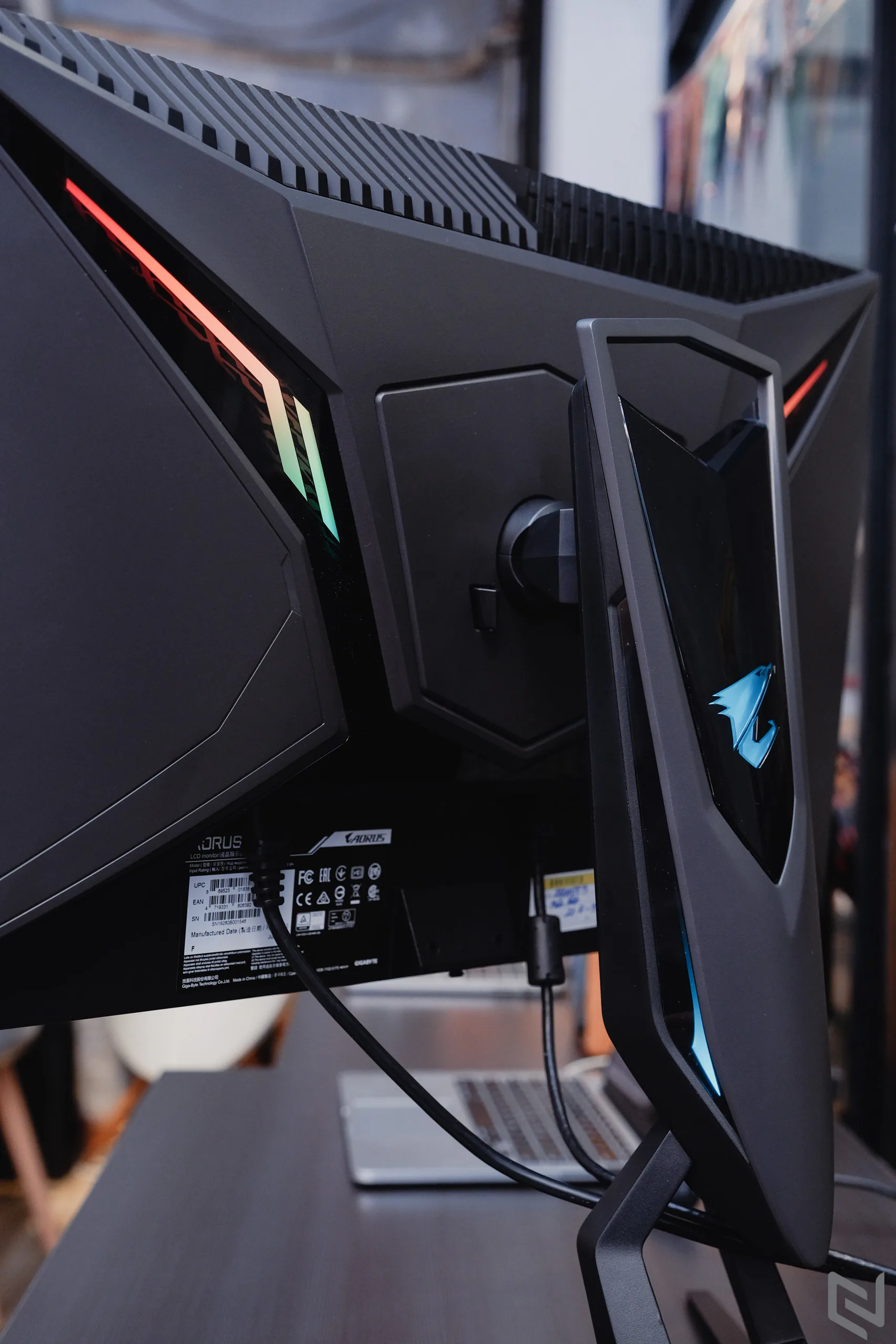 Trên tay màn hình chơi game AORUS FI27Q: Màn hình chơi game tấm nền IPS 165Hz, tốc độ phản hồi 1ms, thiết kế đẹp mắt cho game thủ