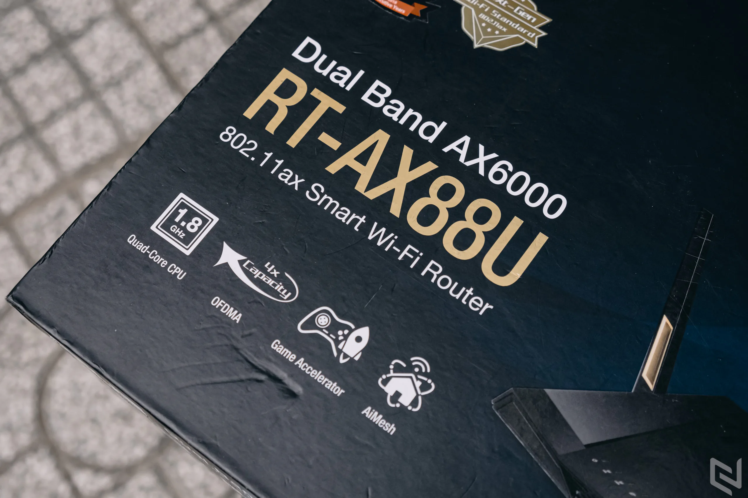 Trên tay ASUS RT-AX88U, chiếc router hỗ trợ Wi-Fi 6 giá dễ chịu nhất hiện nay