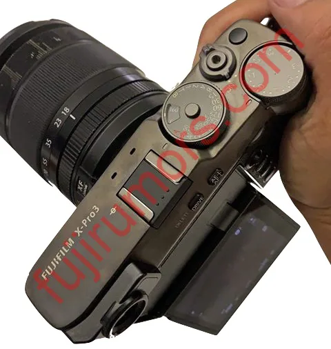Lộ diện ảnh trên tay máy ảnh Fujifilm X-Pro3 với kiểu dáng máy film