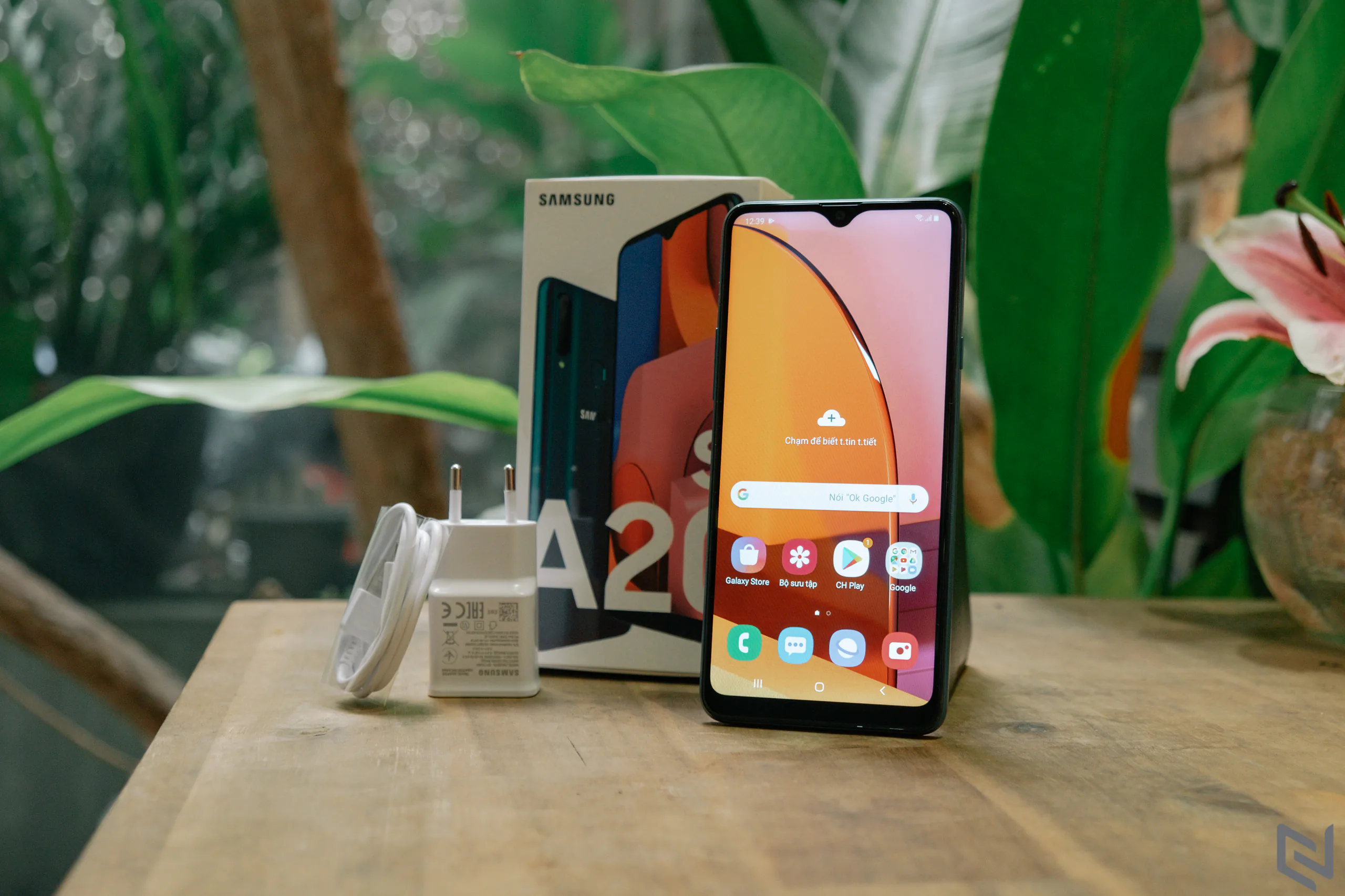 Trên tay Samsung Galaxy A20s: bản nâng cấp "sương sương" đáng để cân nhắc