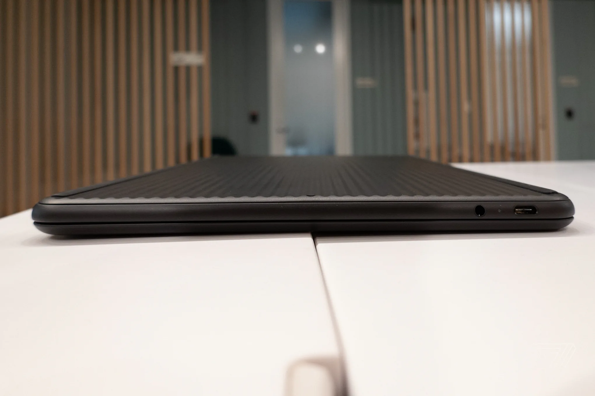 Google ra mắt Pixelbook Go nhỏ gọn, giá tốt trong số các Chromebook