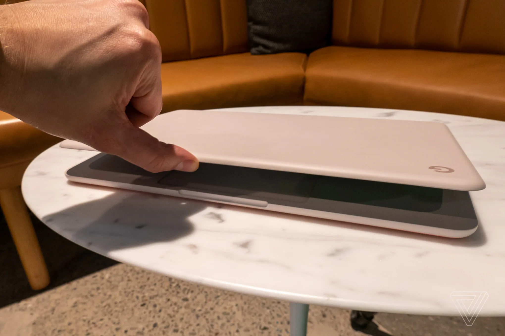 Google ra mắt Pixelbook Go nhỏ gọn, giá tốt trong số các Chromebook