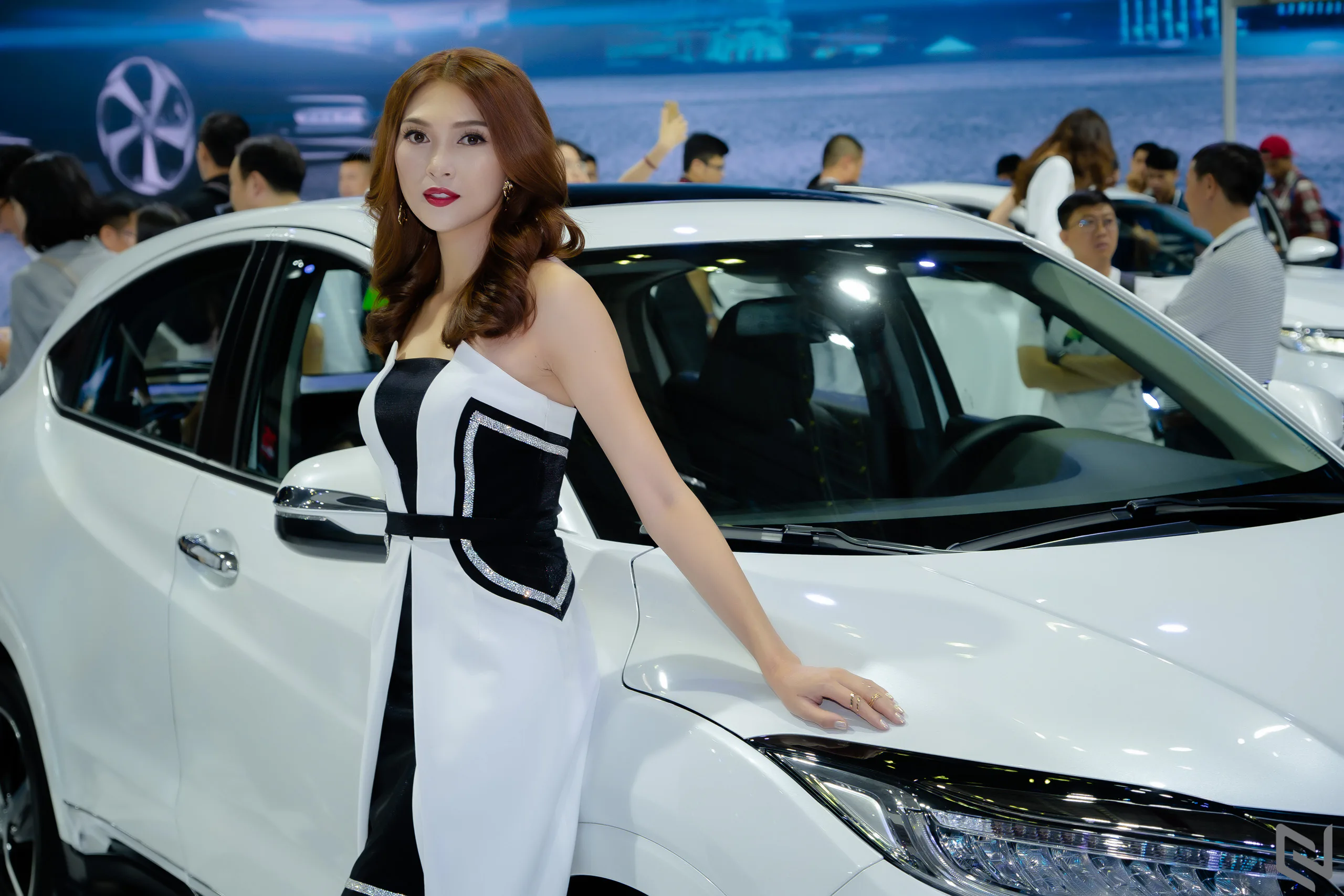 Dạo quanh gian hàng “Tăng tốc cùng Ước mơ” của Honda với Accord 2019, CR-V, HR-V,...