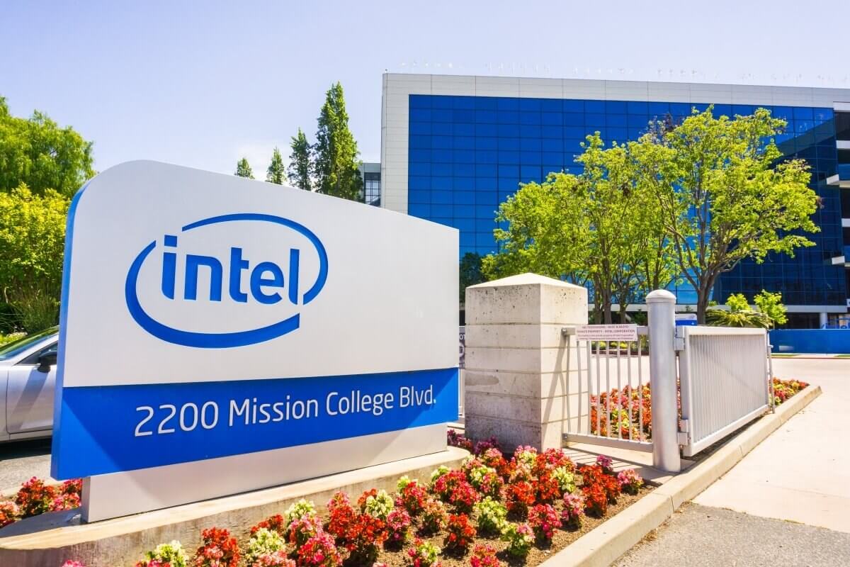 Intel đạt kỉ lục doạch thu Q3/2019 mặc cho đối thủ AMD đang trỗi dậy và gây sức ép