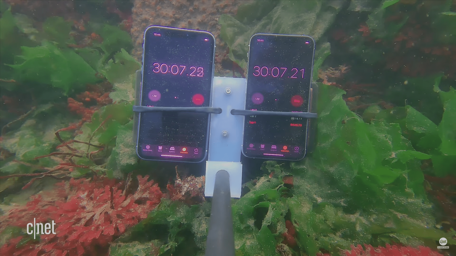 Thử nghiệm lặn sâu iPhone 11 và iPhone 11 Pro: 12 mét vẫn không xi nhê!