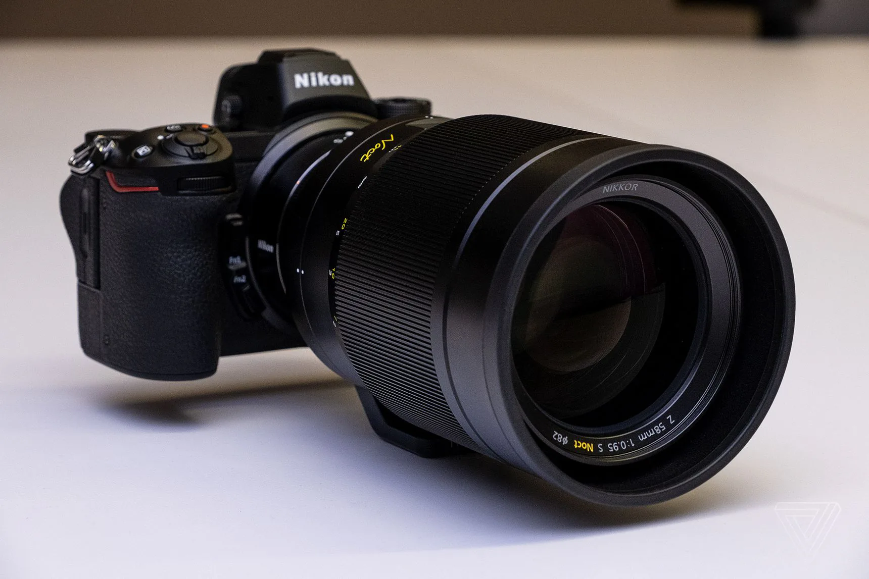 Nikon giới thiệu máy ảnh mirrorless Z50 gọn nhẹ và sử dụng cảm biến APS-C