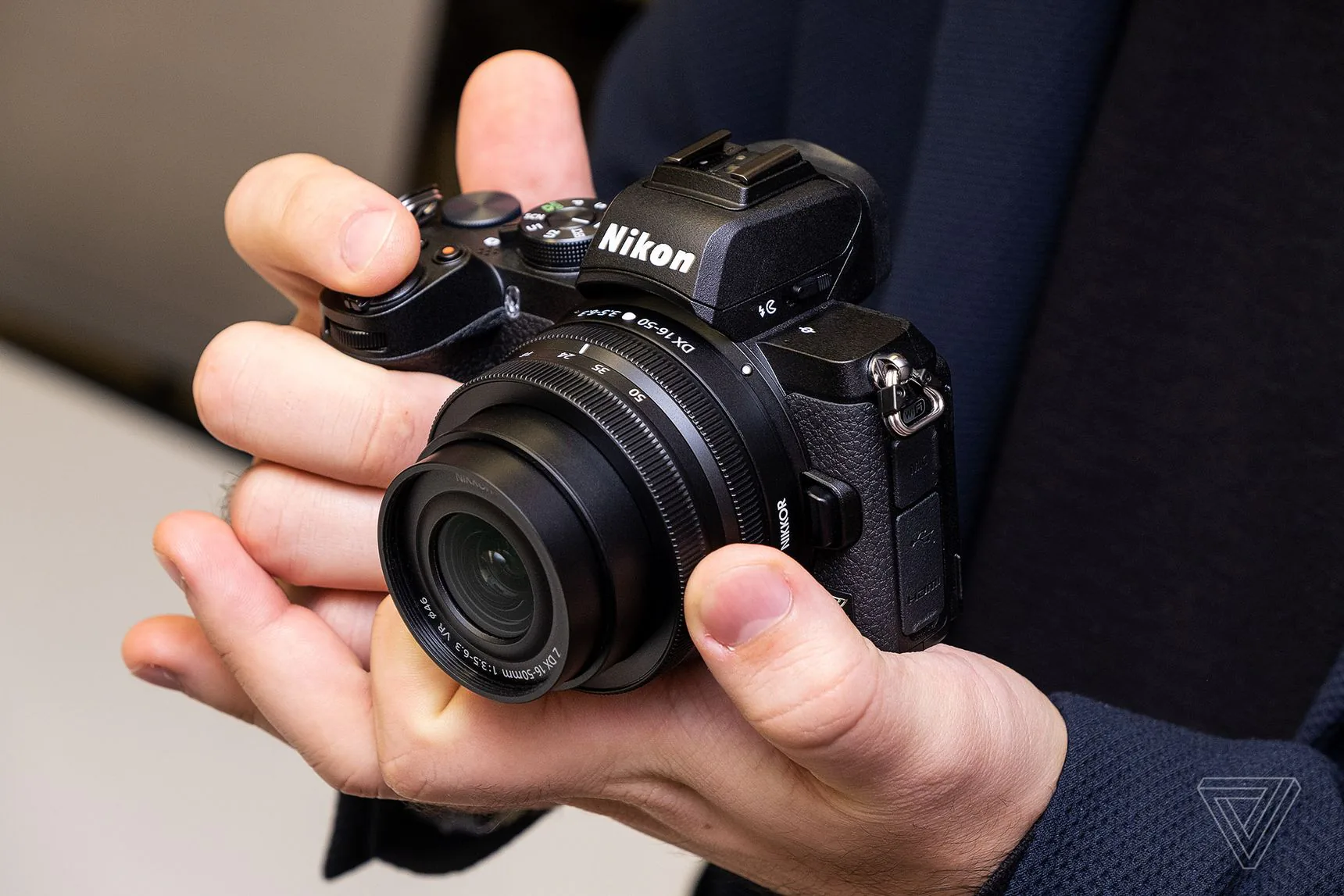 Nikon giới thiệu máy ảnh mirrorless Z50 gọn nhẹ và sử dụng cảm biến APS-C