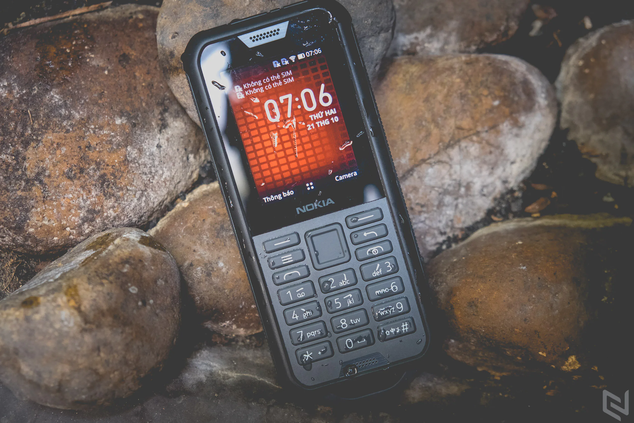 Đánh giá Nokia 800 Tough: Hàng thửa cho người dùng thích 'đập đá'