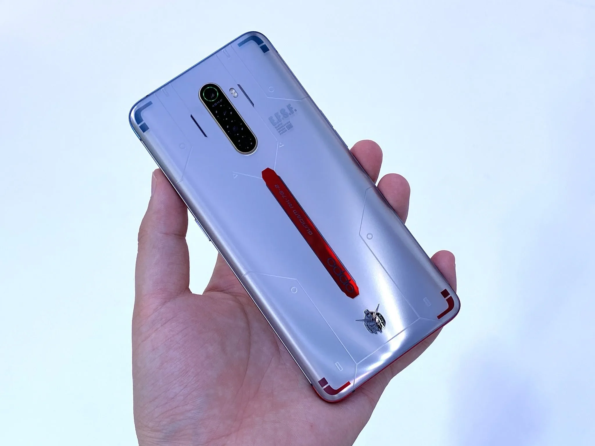 OPPO Reno Ace sẽ có phiên bản Gundam với các màu sắc đặc trưng của "cụ tổ" RX-78-2
