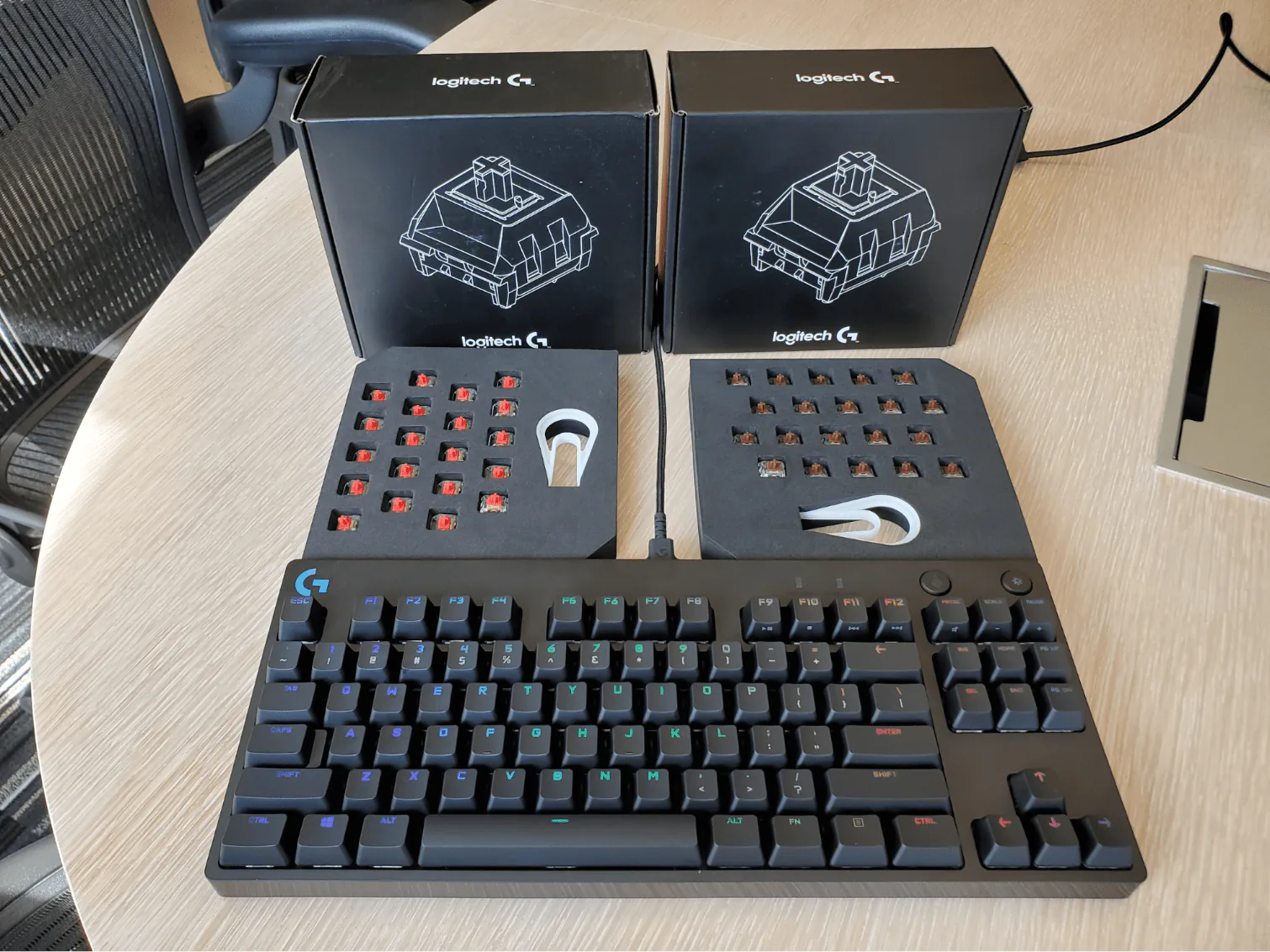 Logitech ra mắt bàn phím cơ mới, cho phép người dùng thay switch dễ như thay keycaps