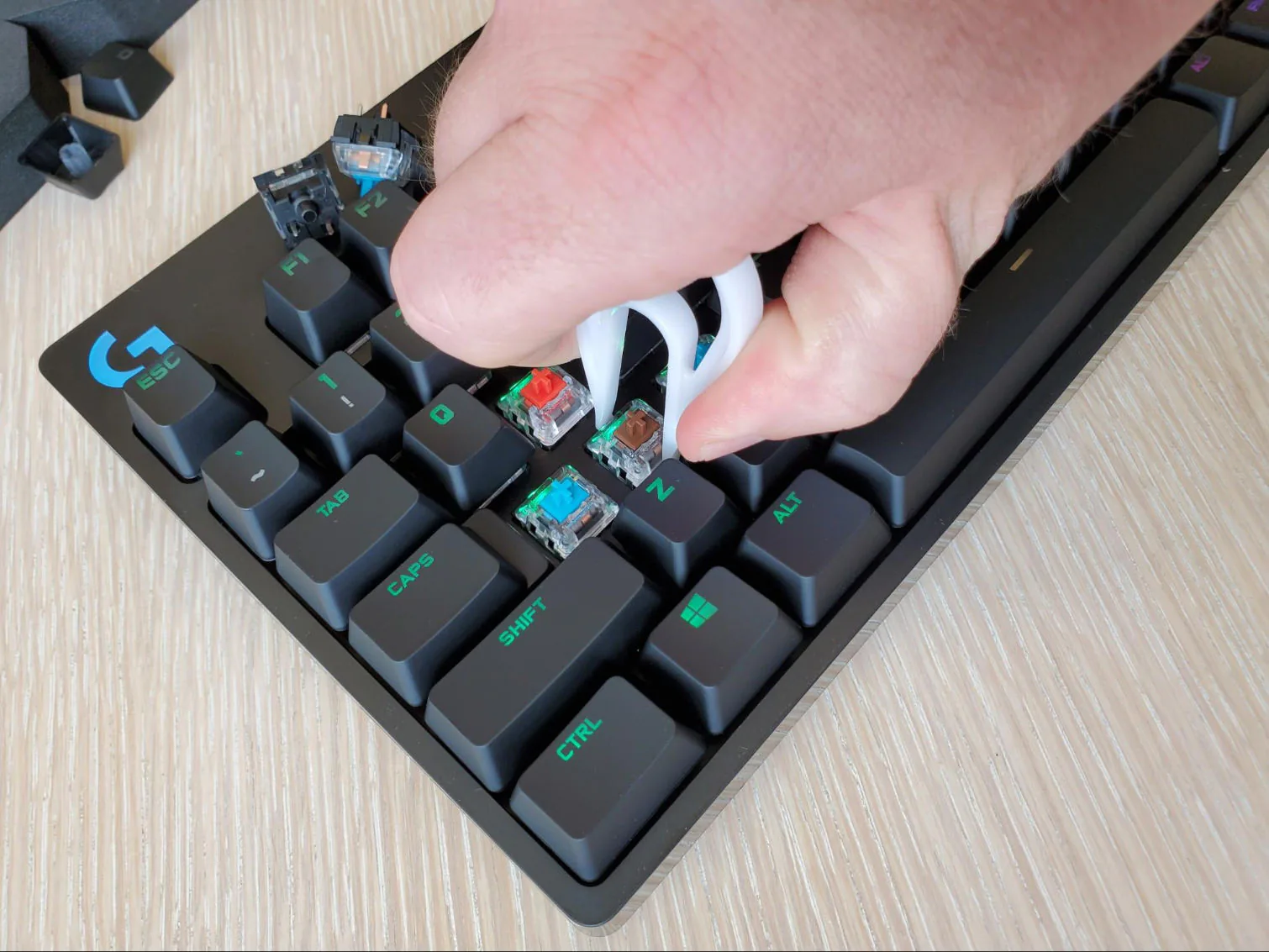 Logitech ra mắt bàn phím cơ mới, cho phép người dùng thay switch dễ như thay keycaps