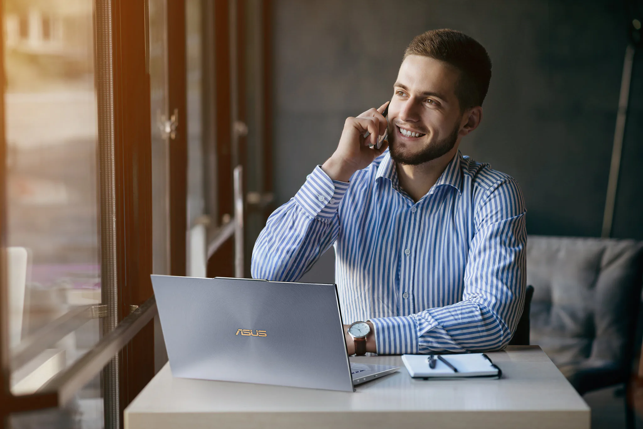 ASUS ra mắt ZenBook S13 (UX392) ultrabook viền màn hình 97%, tỉ lệ hiển thị lớn nhất thế giới