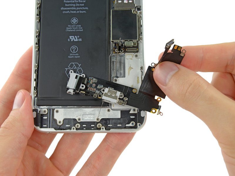 Apple đang chịu lỗ vì họ không biết sửa các thiết bị của mình