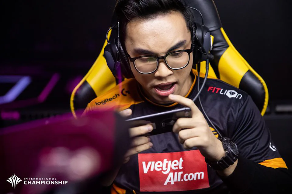 Liên Quân Mobile: Việt Nam - Team Flash đánh bại Buriram United của Thái Lan, vô địch AIC 2019