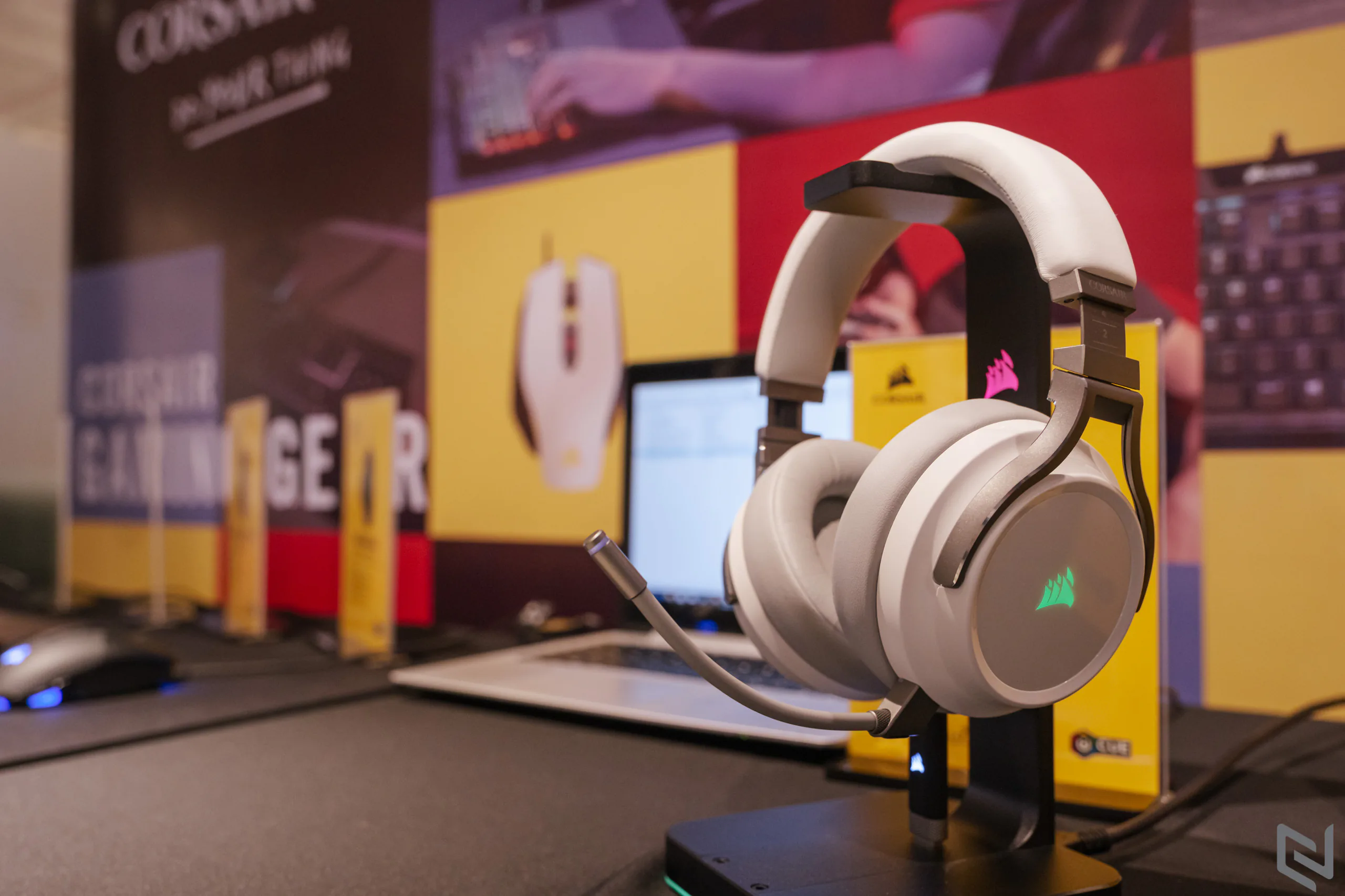 Corsair ra mắt tai nghe Virtuoso RGB Wireless cao cấp và làm mới các loạt sản phẩm trước đó