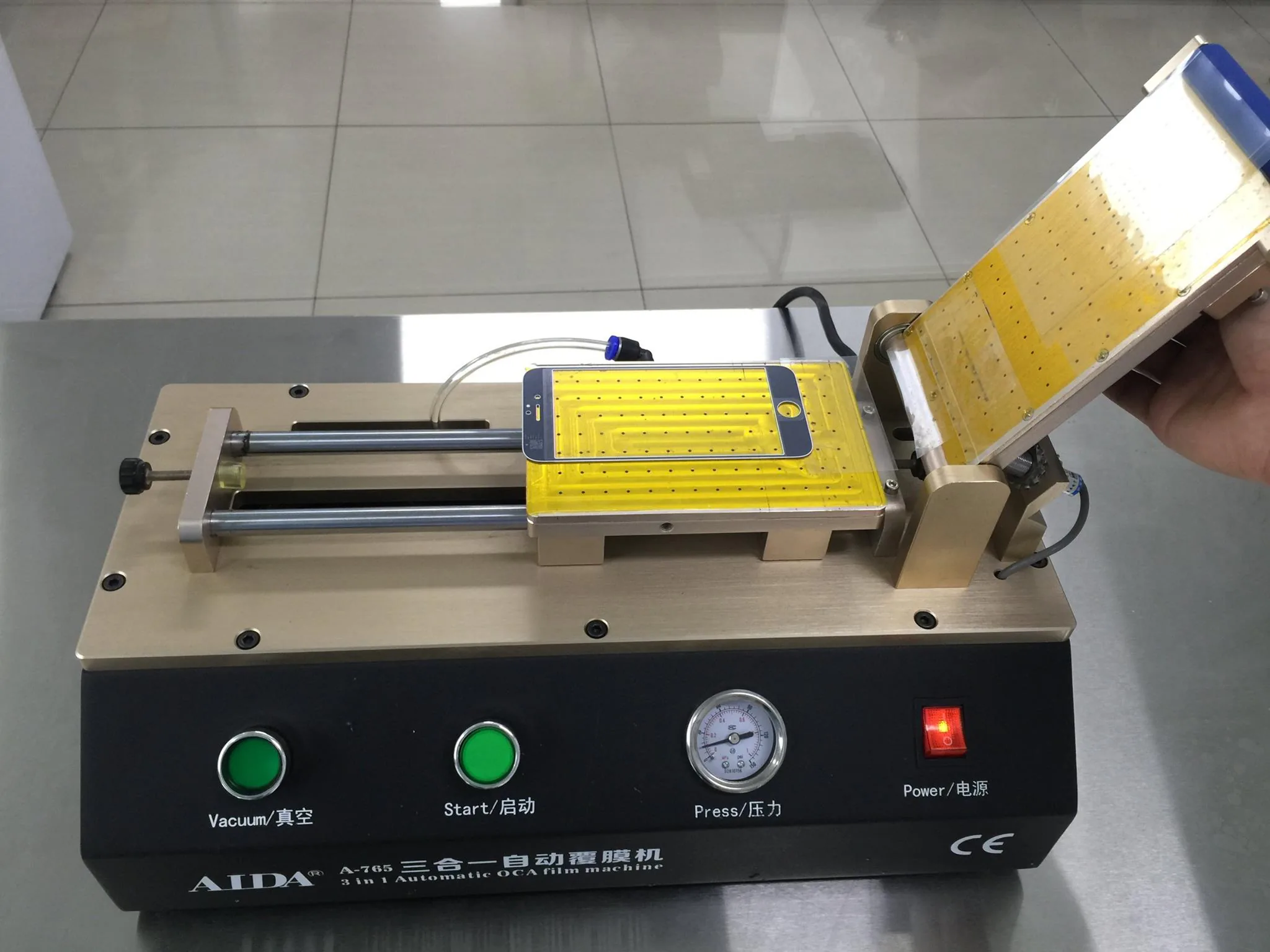 Ép kính màn hình là gì? Có nên ép kính màn hình điện thoại vỡ hay không?