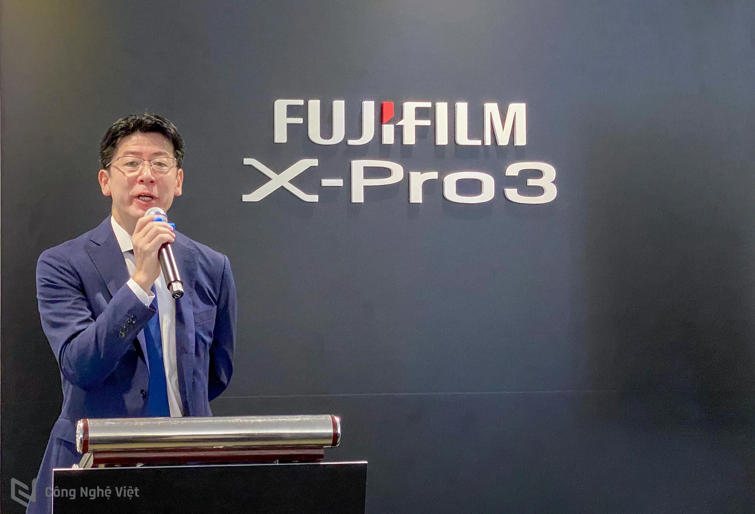 Máy ảnh FUJIFILM X-Pro3 ra mắt thị trường Việt giá từ 41,990,000 VND
