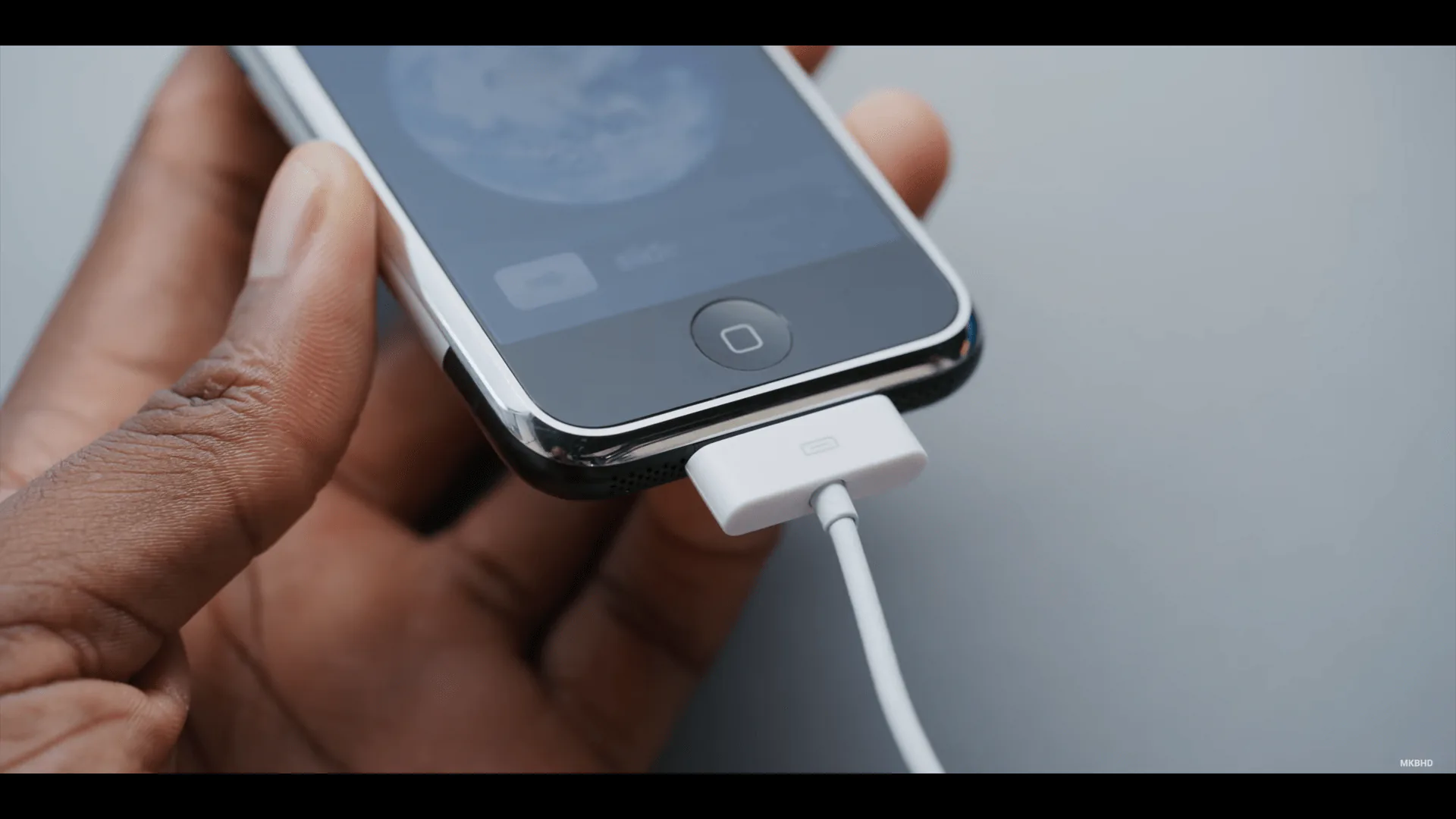 So sánh iPhone 11 Pro và iPhone 1: Nhiều thay đổi và phát triển, nhưng vẫn có thứ trường tồn và làm nên thương hiệu "iPhone"
