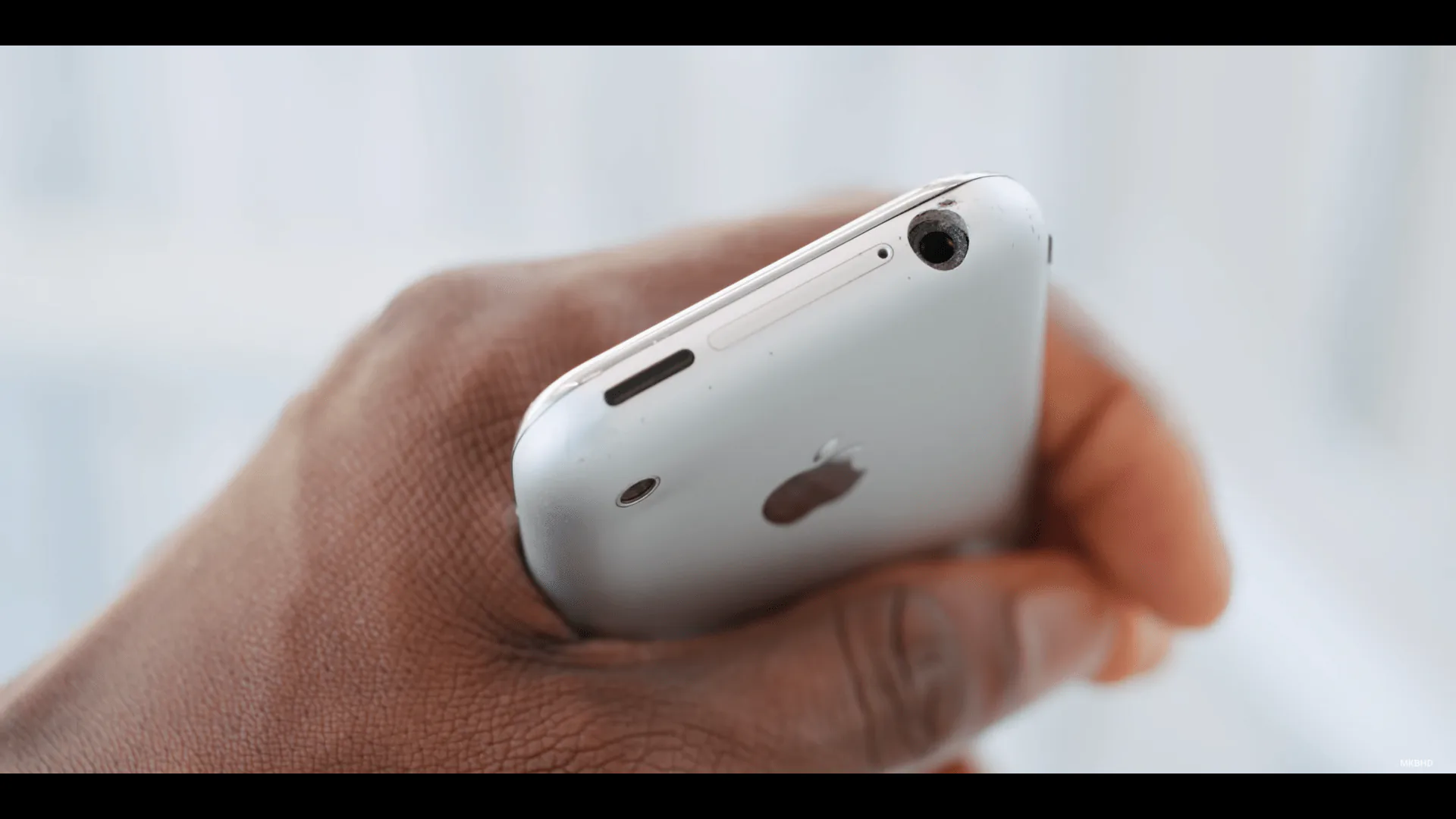 So sánh iPhone 11 Pro và iPhone 1: Nhiều thay đổi và phát triển, nhưng vẫn có thứ trường tồn và làm nên thương hiệu "iPhone"