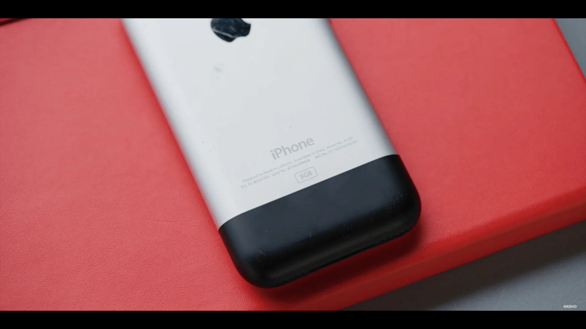 So sánh iPhone 11 Pro và iPhone 1: Nhiều thay đổi và phát triển, nhưng vẫn có thứ trường tồn và làm nên thương hiệu "iPhone"