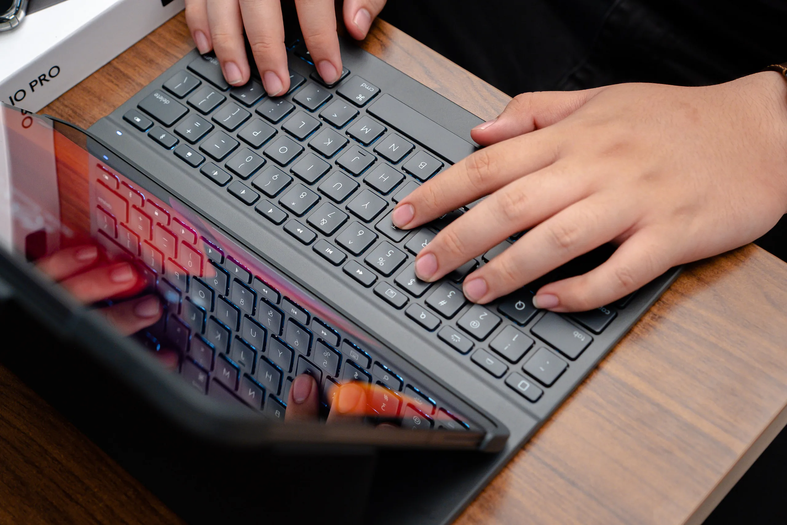 SLIM FOLIO PRO: Bàn phím không dây tốt nhất cho iPad Pro