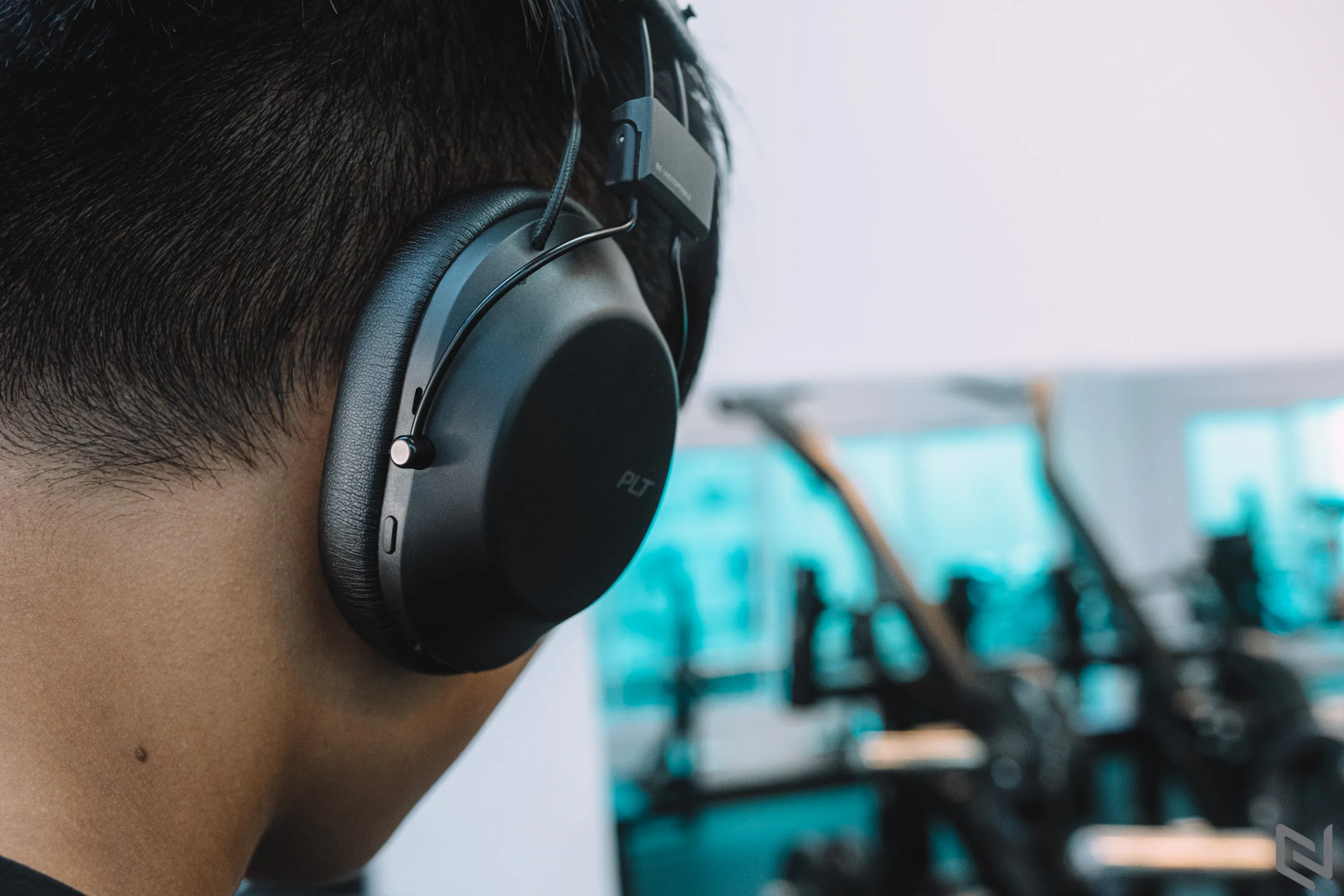 Trên tay Plantronics BackBeat Fit 6100: Tai nghe dành riêng cho người tập gym