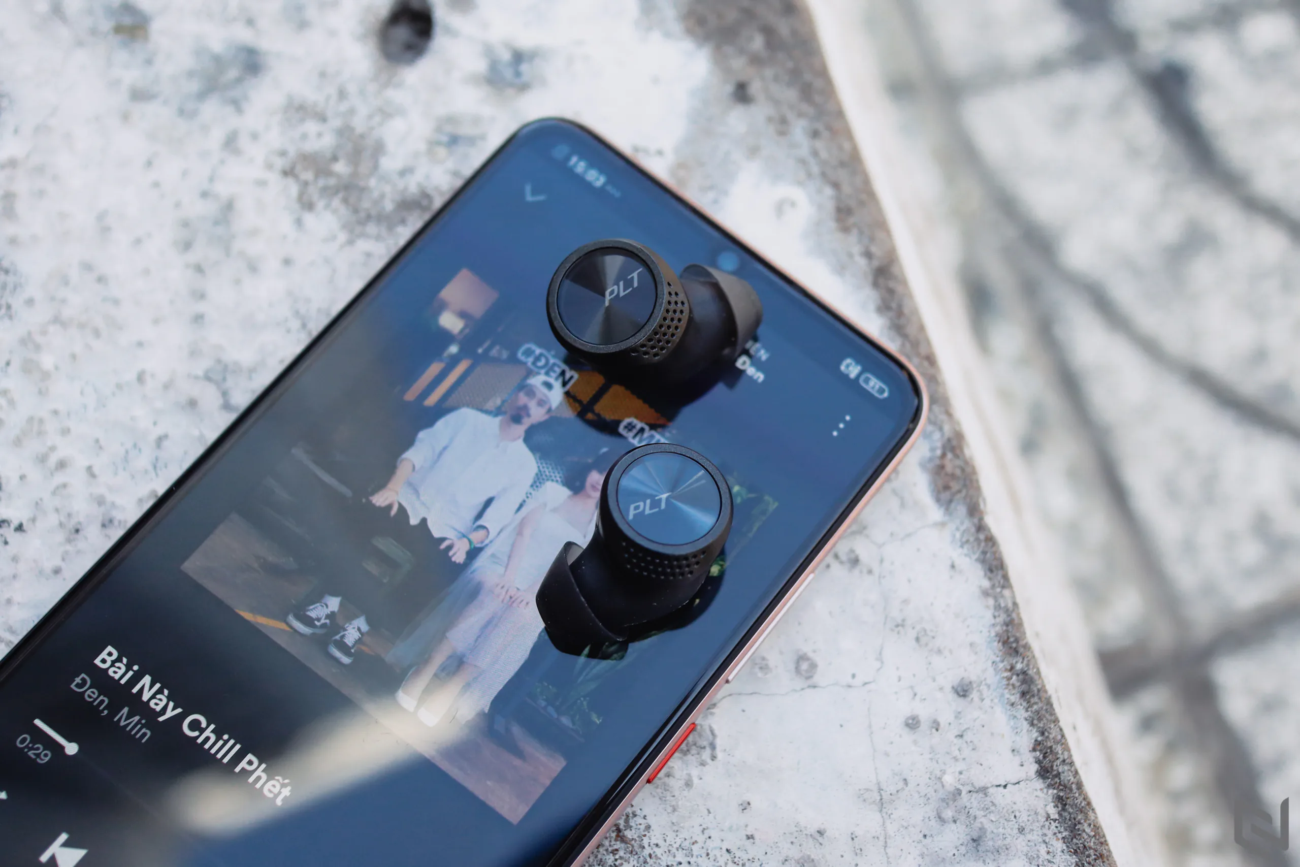 Trên tay và đánh giá nhanh tai nghe true wireless Plantronics BackBeat Pro 5100