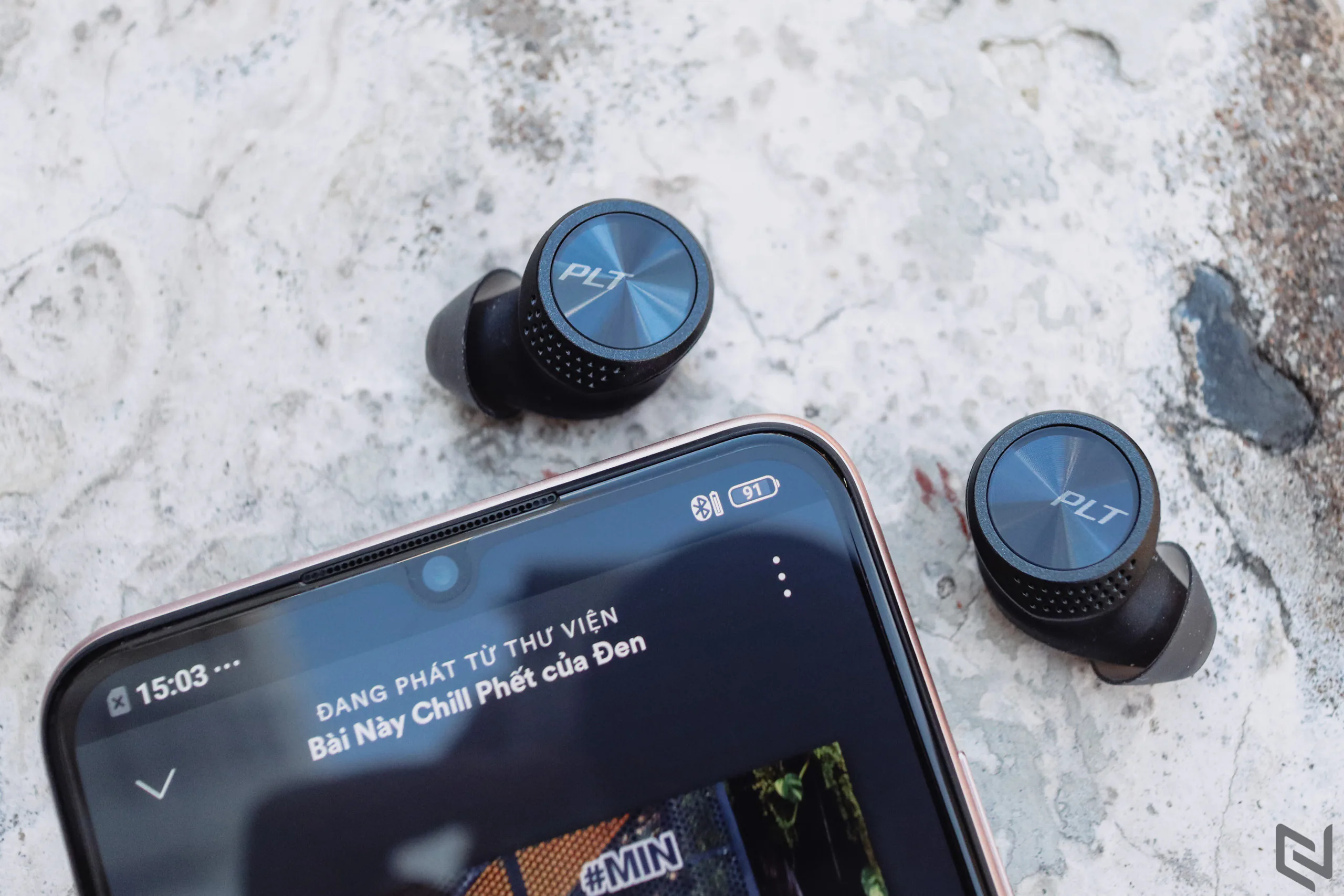 Trên tay và đánh giá nhanh tai nghe true wireless Plantronics BackBeat Pro 5100