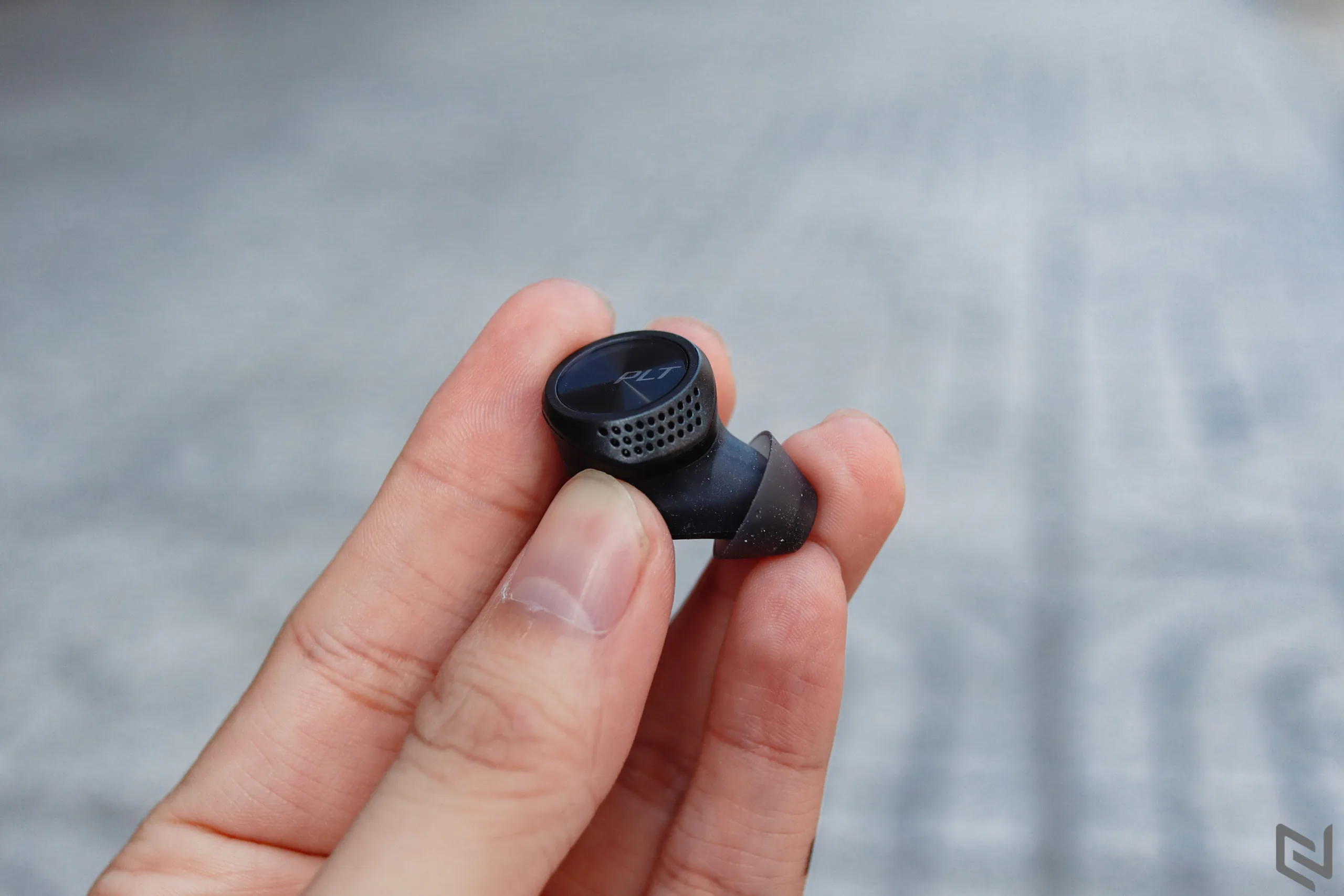 Trên tay và đánh giá nhanh tai nghe true wireless Plantronics BackBeat Pro 5100